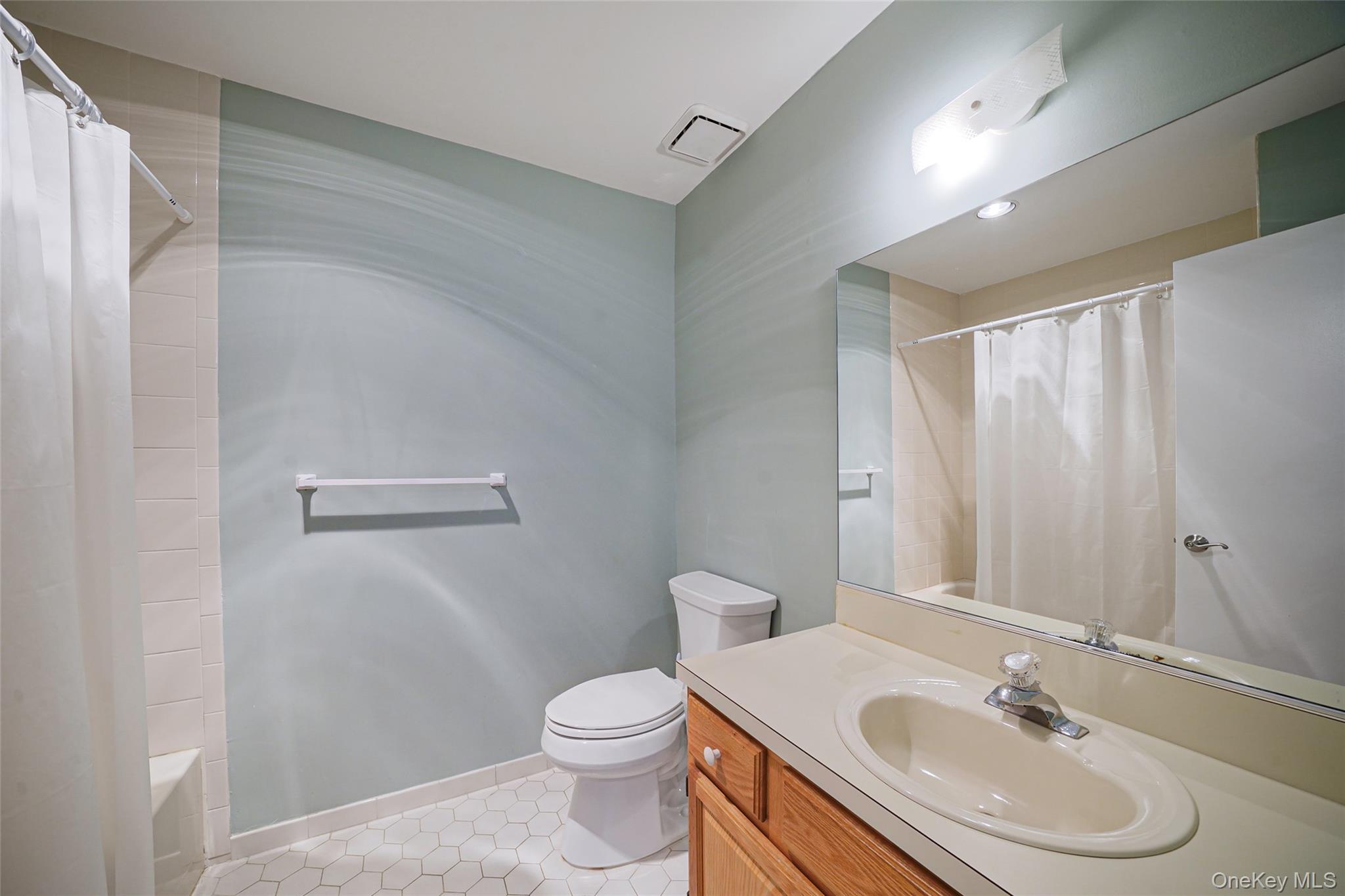 200 Lakebridge Drive N, Kings Park, NY 11754