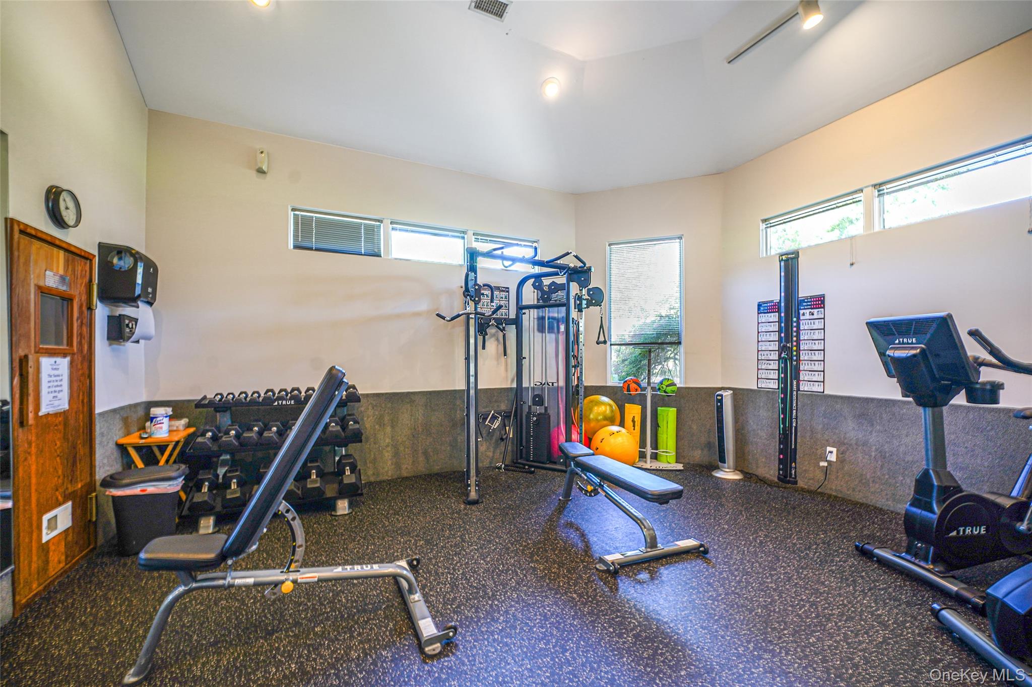 200 Lakebridge Drive N, Kings Park, NY 11754