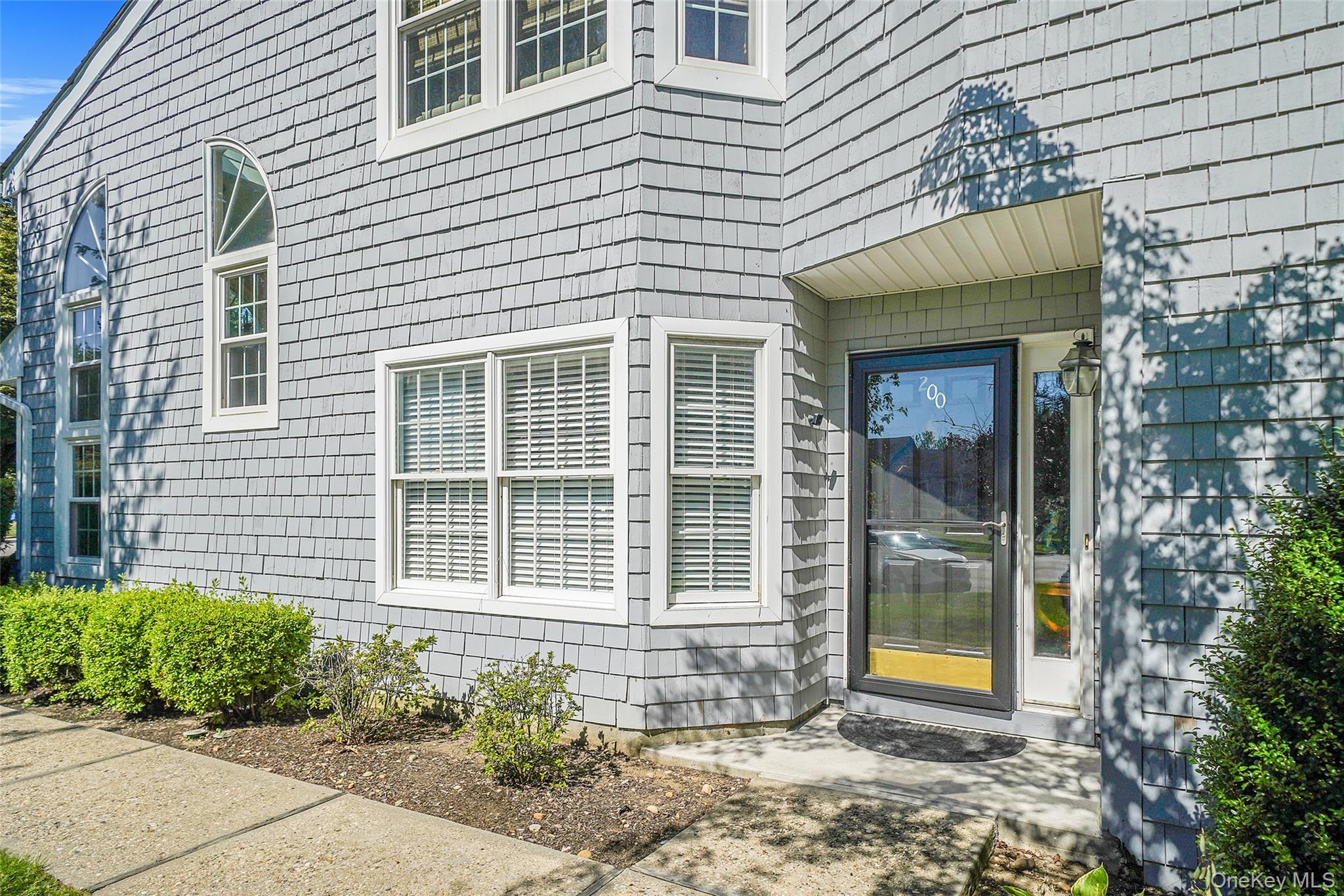 200 Lakebridge Drive N, Kings Park, NY 11754