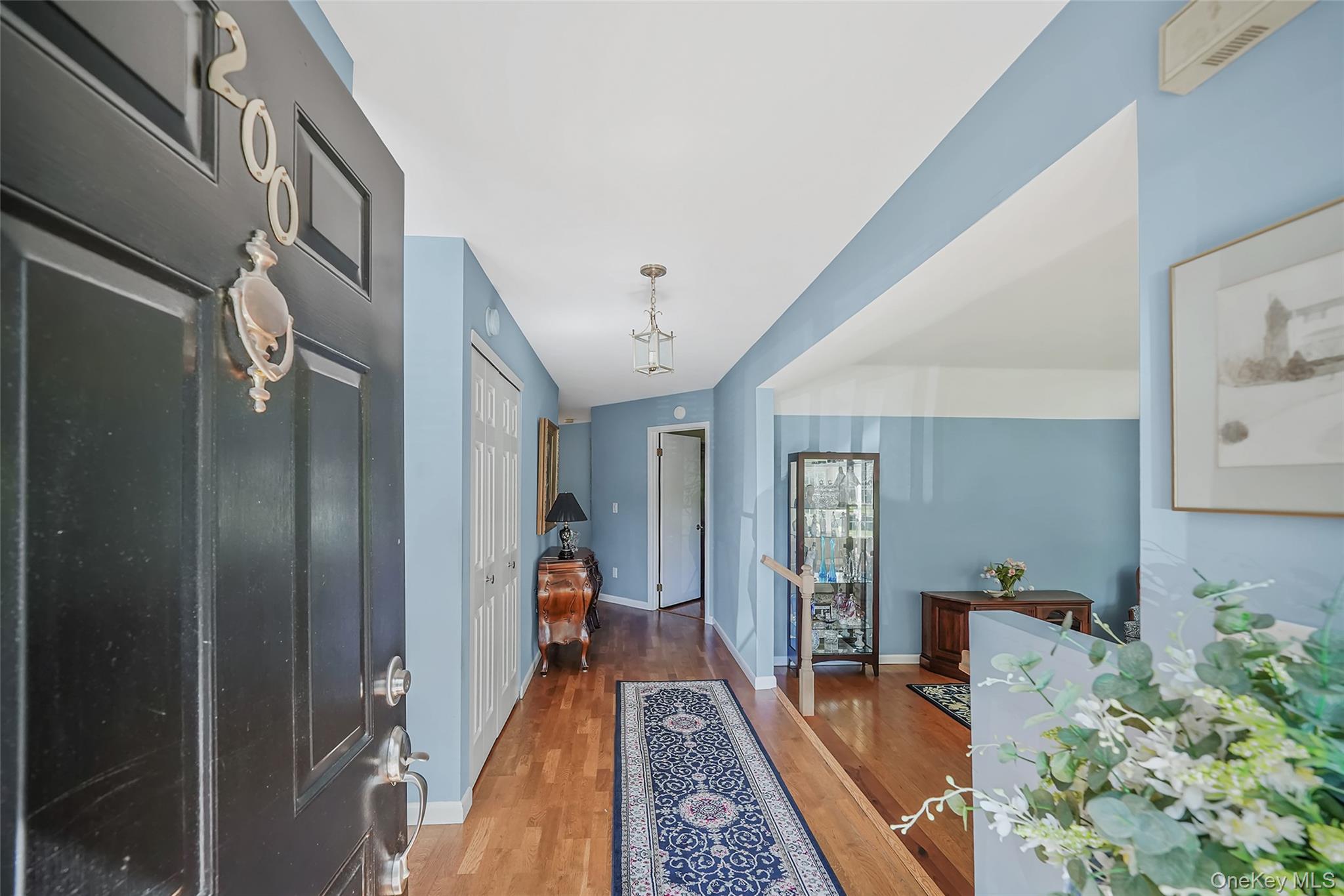 200 Lakebridge Drive N, Kings Park, NY 11754