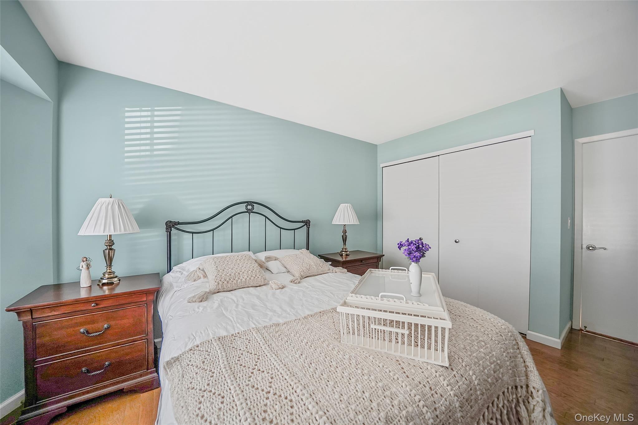 200 Lakebridge Drive N, Kings Park, NY 11754