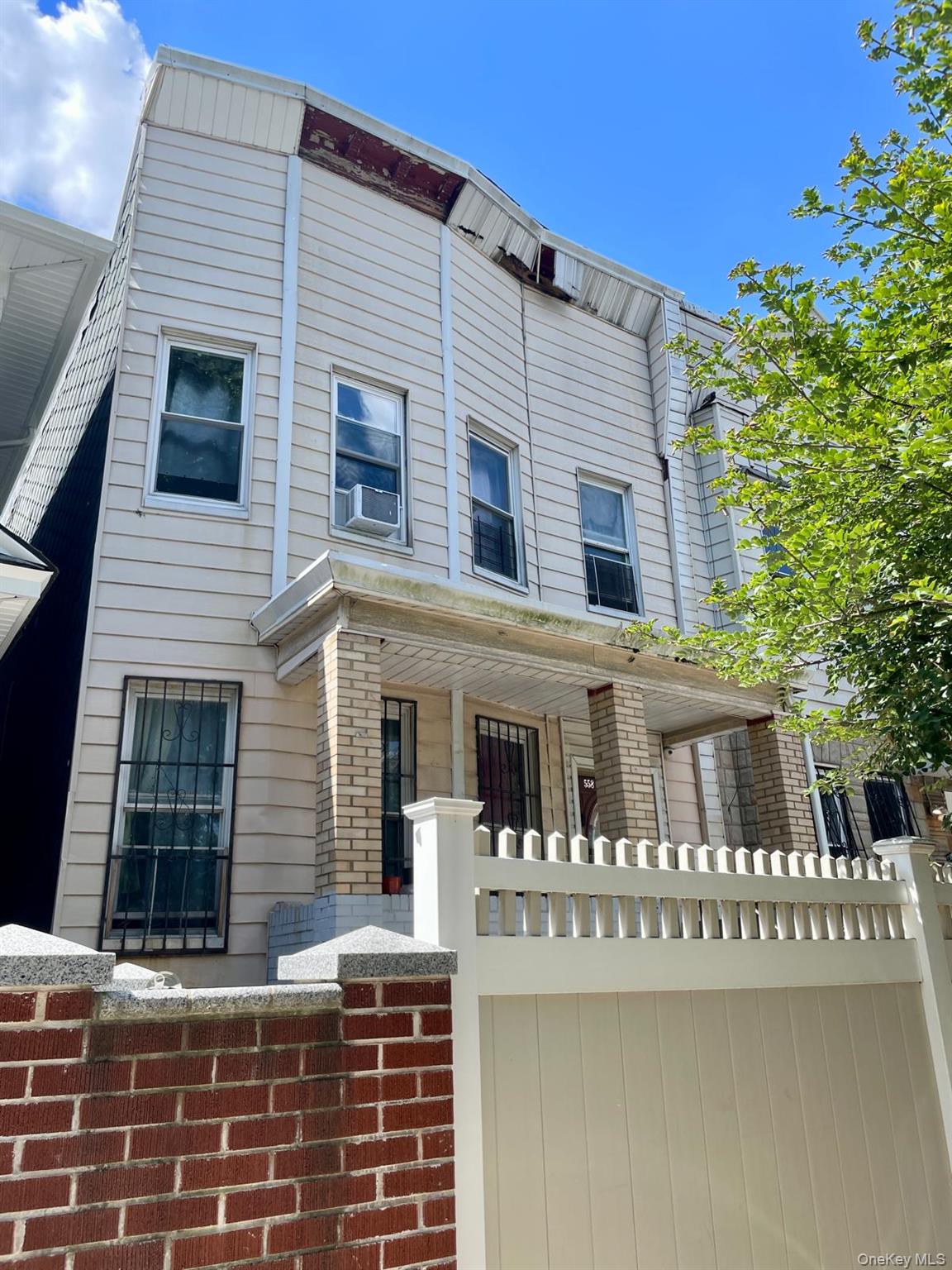 558 E 34th Street, Brooklyn, NY 11203
