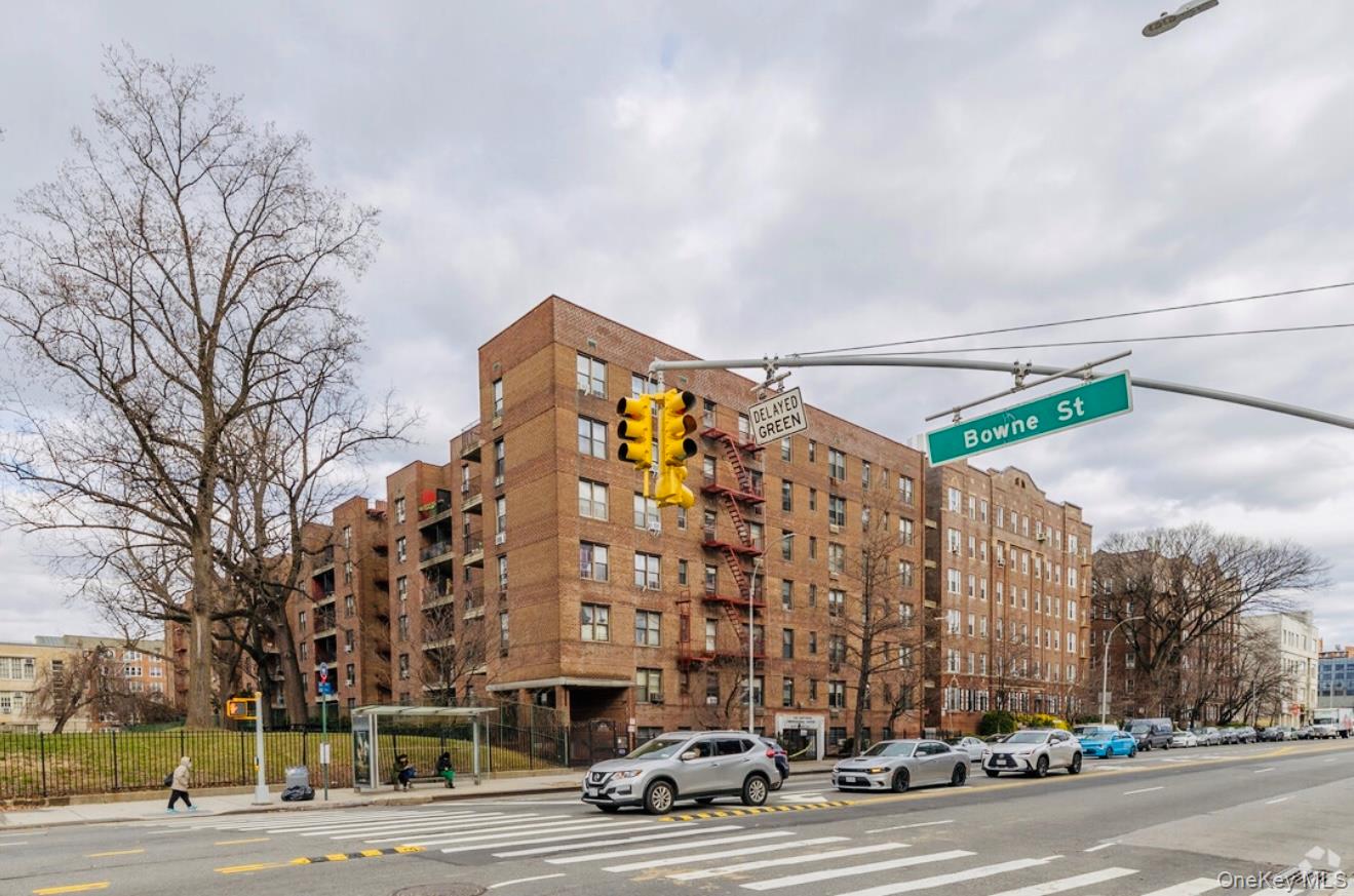 13950 35th Avenue # 7F, Flushing, NY 11354