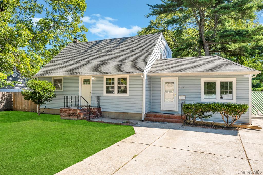815 Udall Road, West Islip, NY 11795
