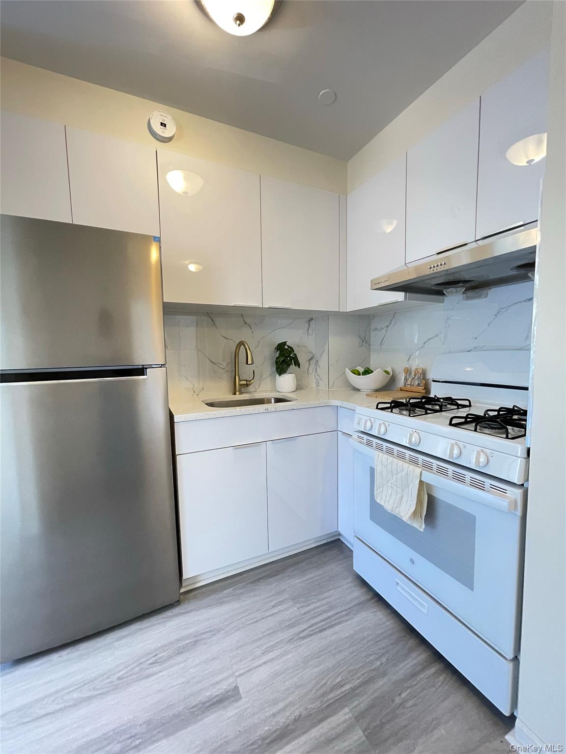 144-48 Roosevelt Avenue # 3B, Flushing, NY 11354