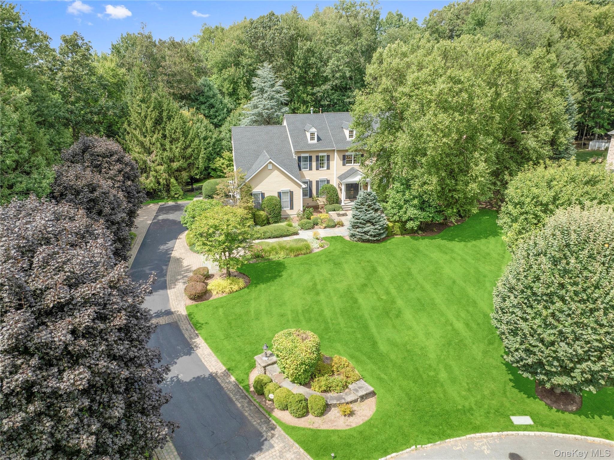 17 Quaker Meeting House Road, Armonk, NY 10504