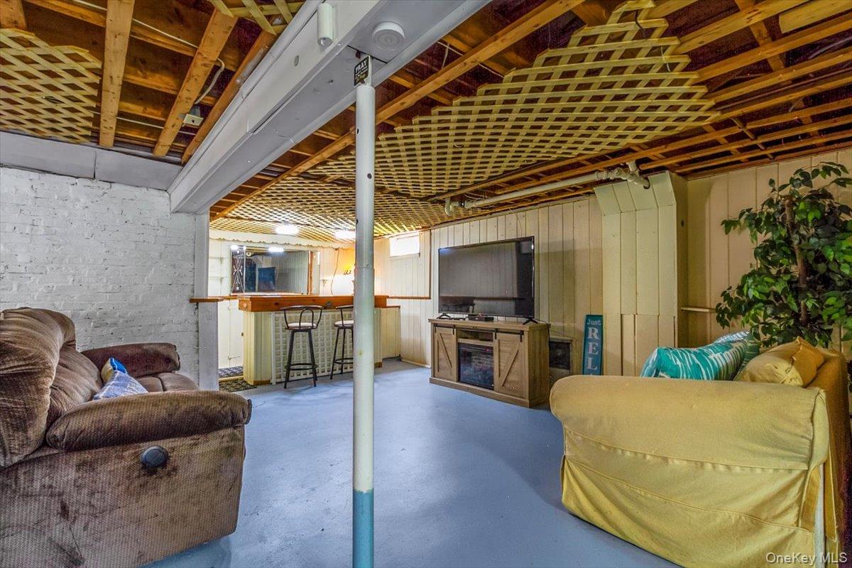 5 Priscilla Lane, Poughkeepsie, NY 12603