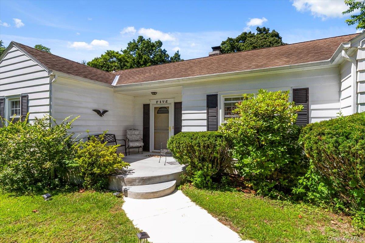 5 Priscilla Lane, Poughkeepsie, NY 12603