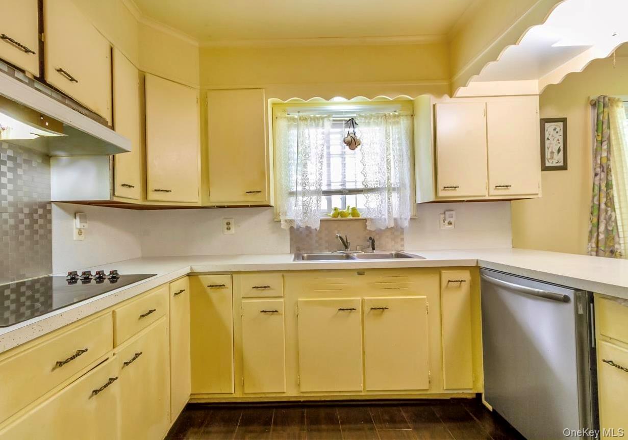 5 Priscilla Lane, Poughkeepsie, NY 12603