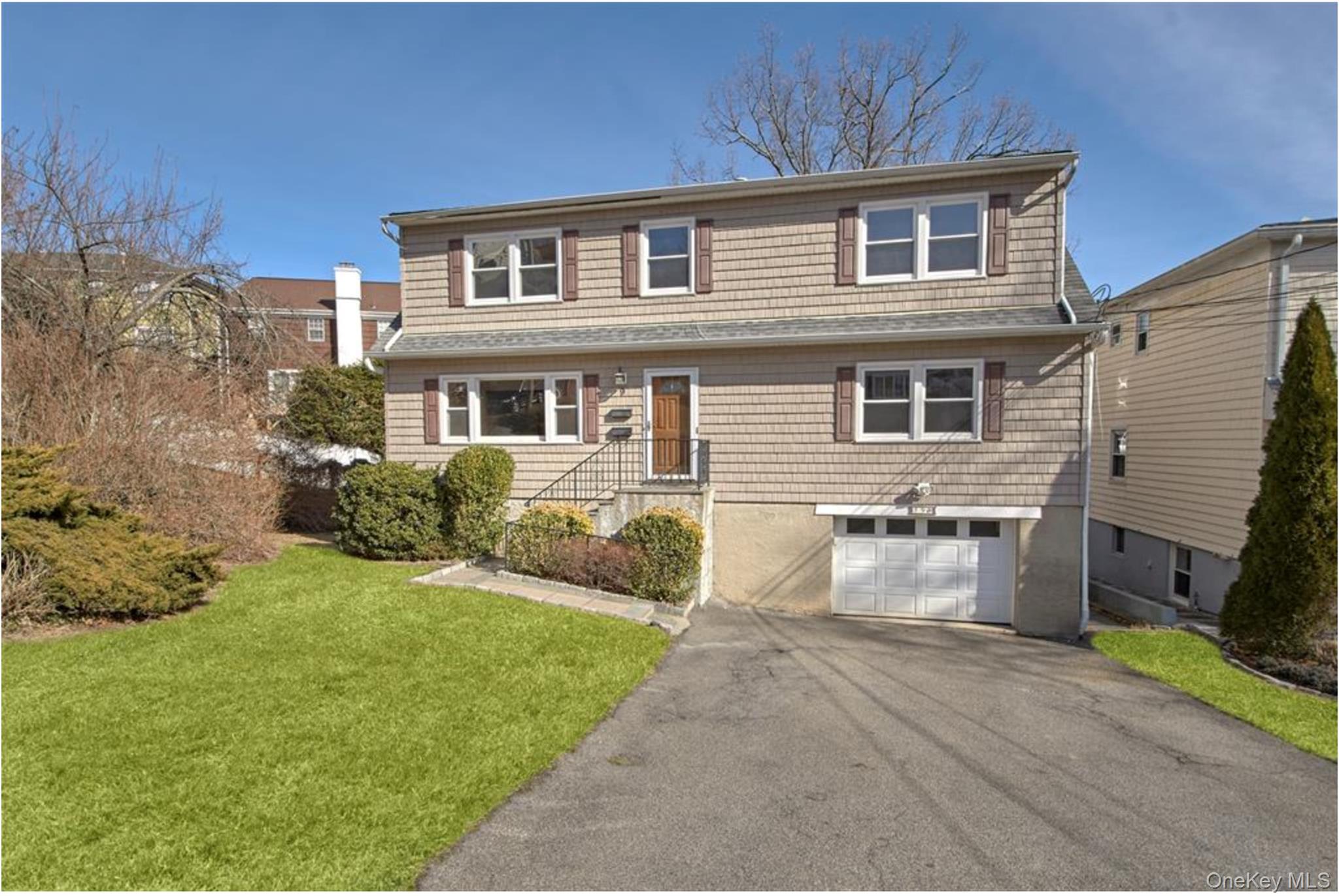 9 Walnut Lane # 2nd Floor, Harrison, NY 10528