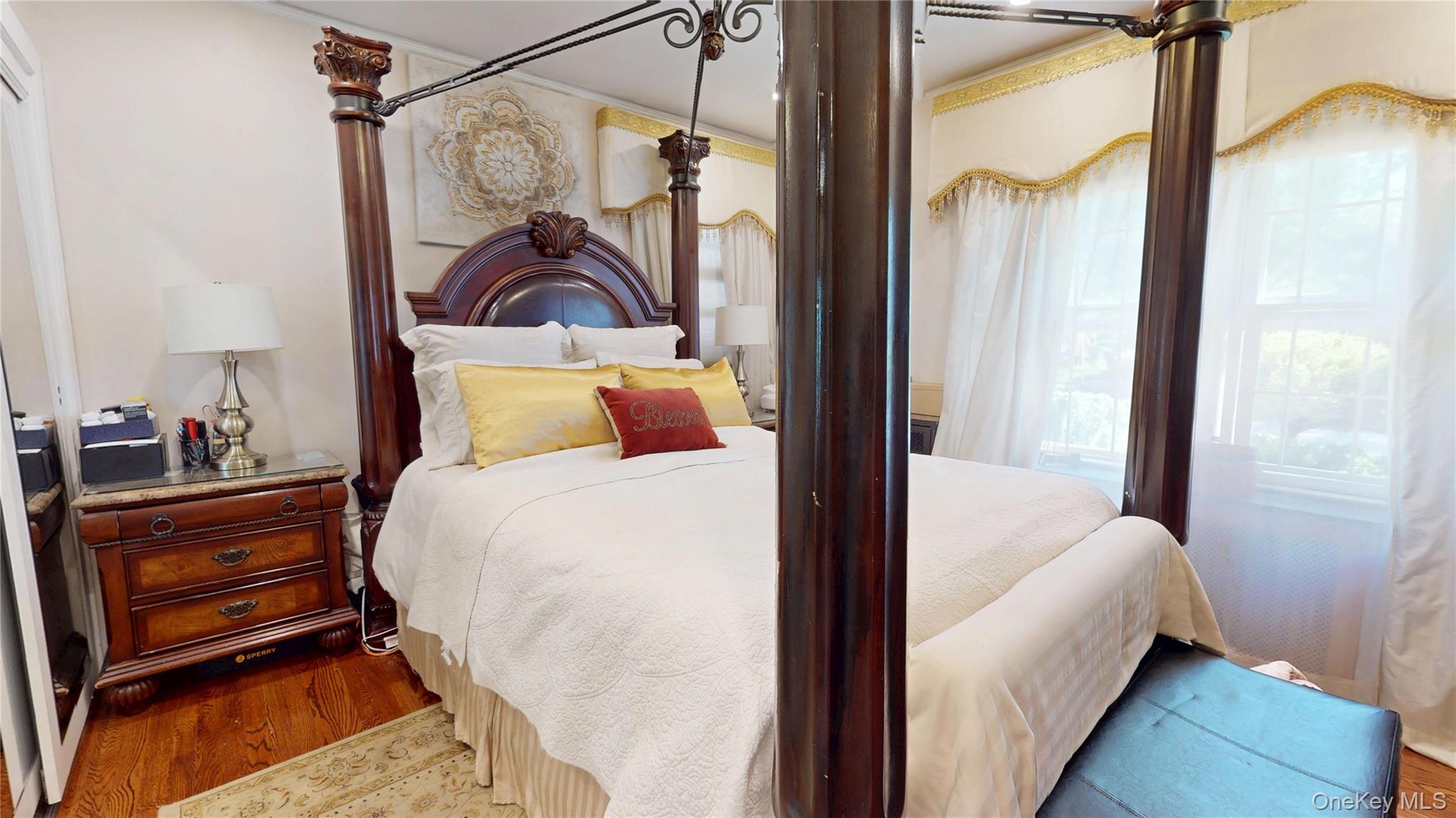 14 Plymouth Street, New Hyde Park, NY 11040