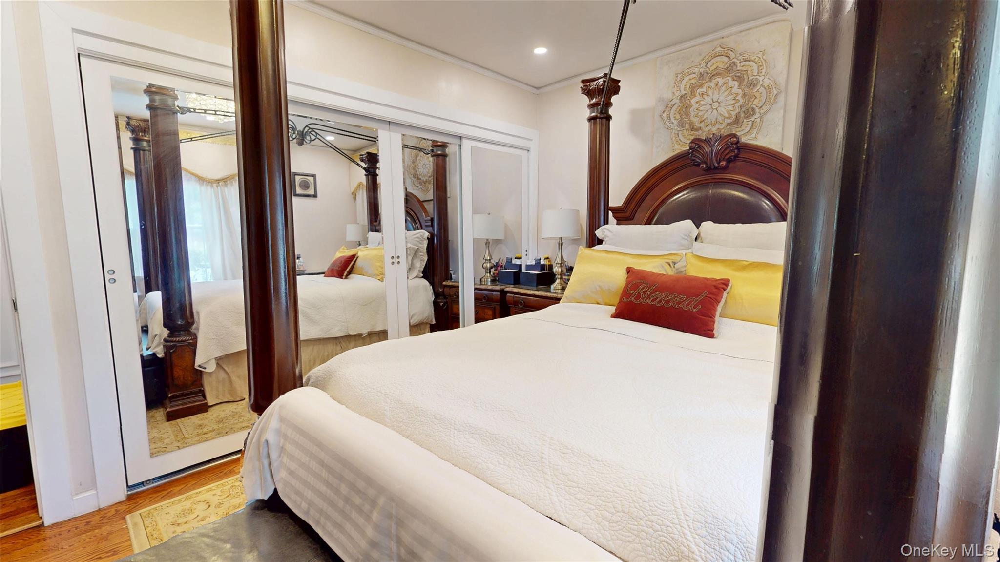 14 Plymouth Street, New Hyde Park, NY 11040