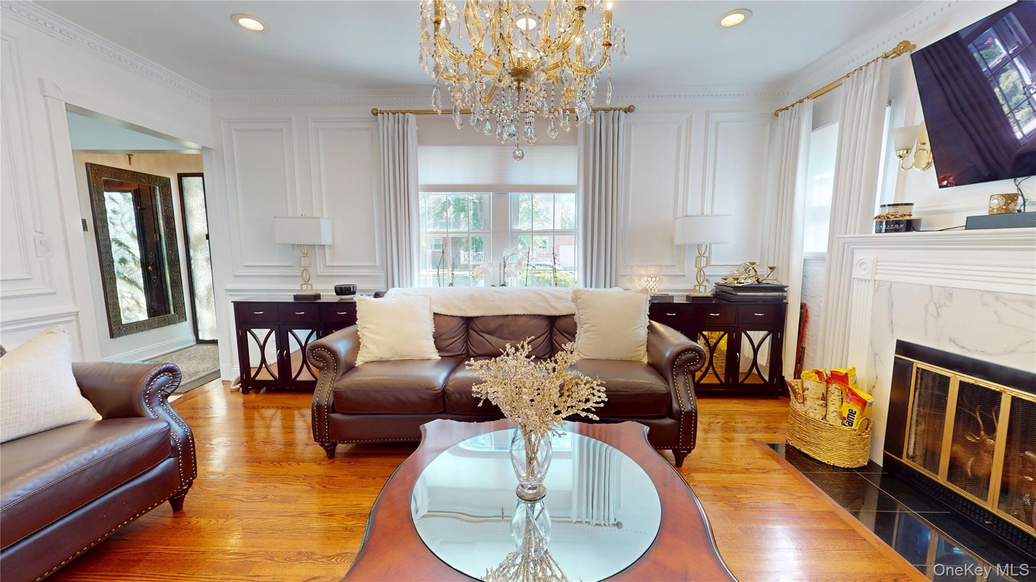 14 Plymouth Street, New Hyde Park, NY 11040