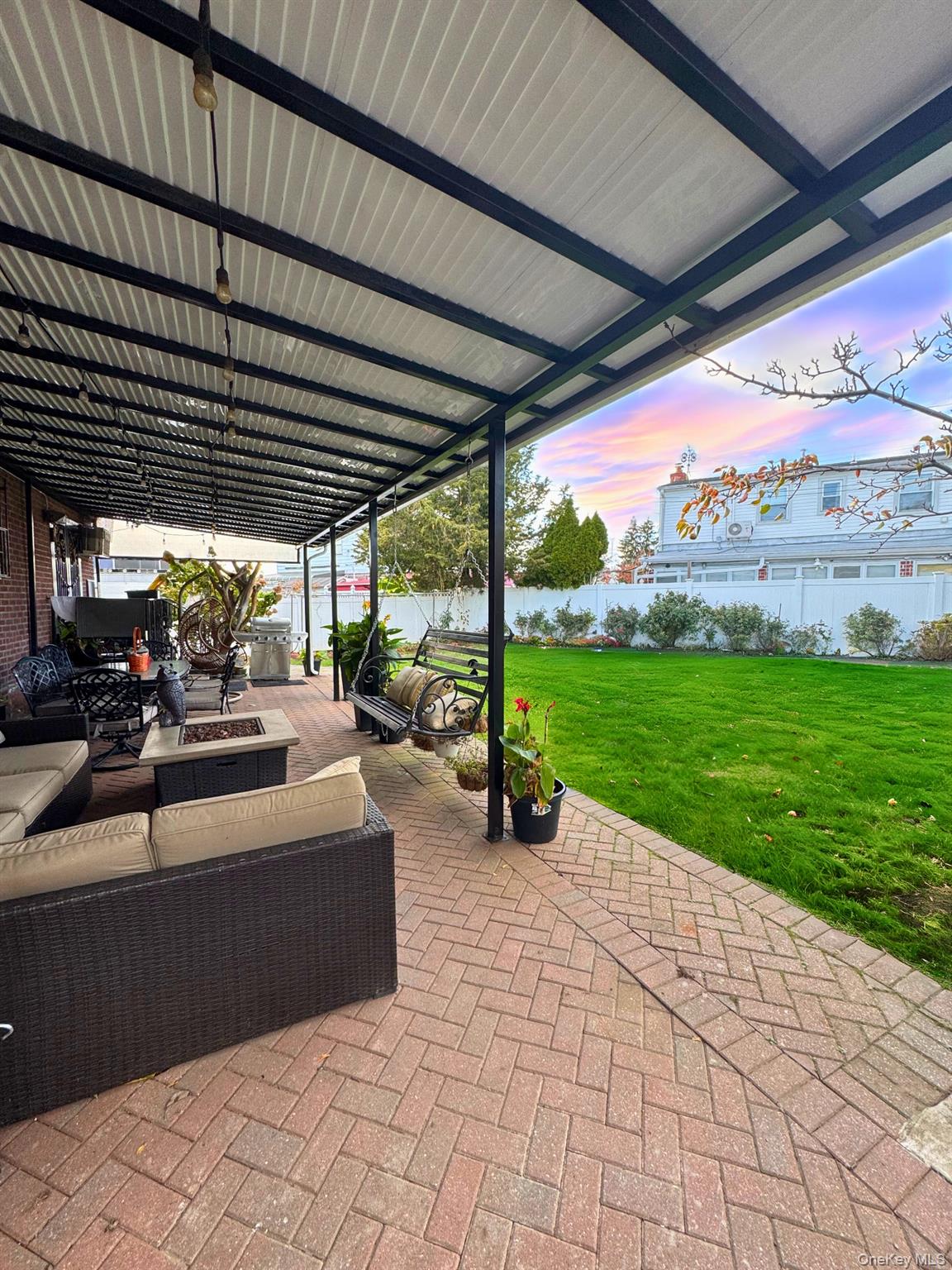 14 Plymouth Street, New Hyde Park, NY 11040