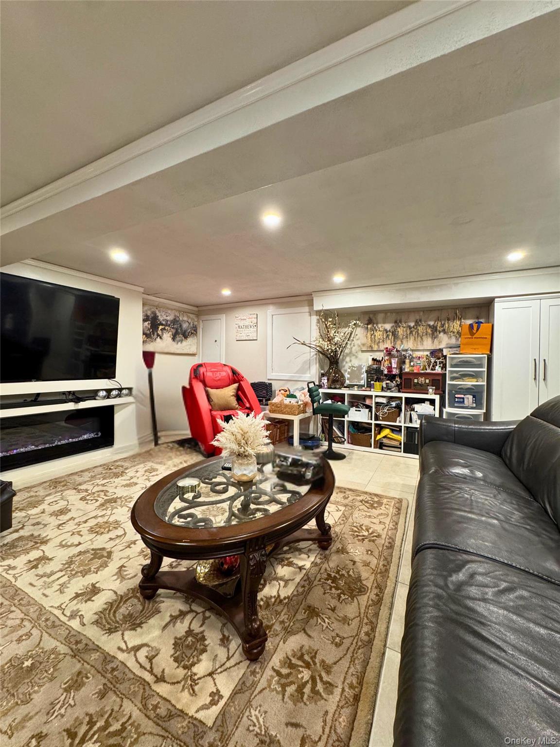 14 Plymouth Street, New Hyde Park, NY 11040