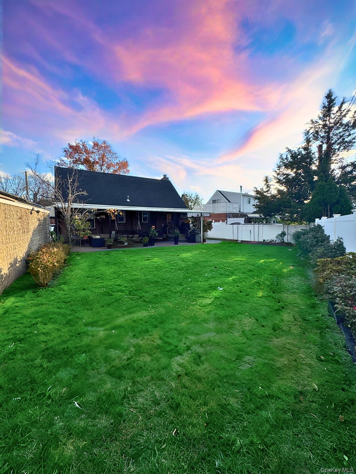 14 Plymouth Street, New Hyde Park, NY 11040