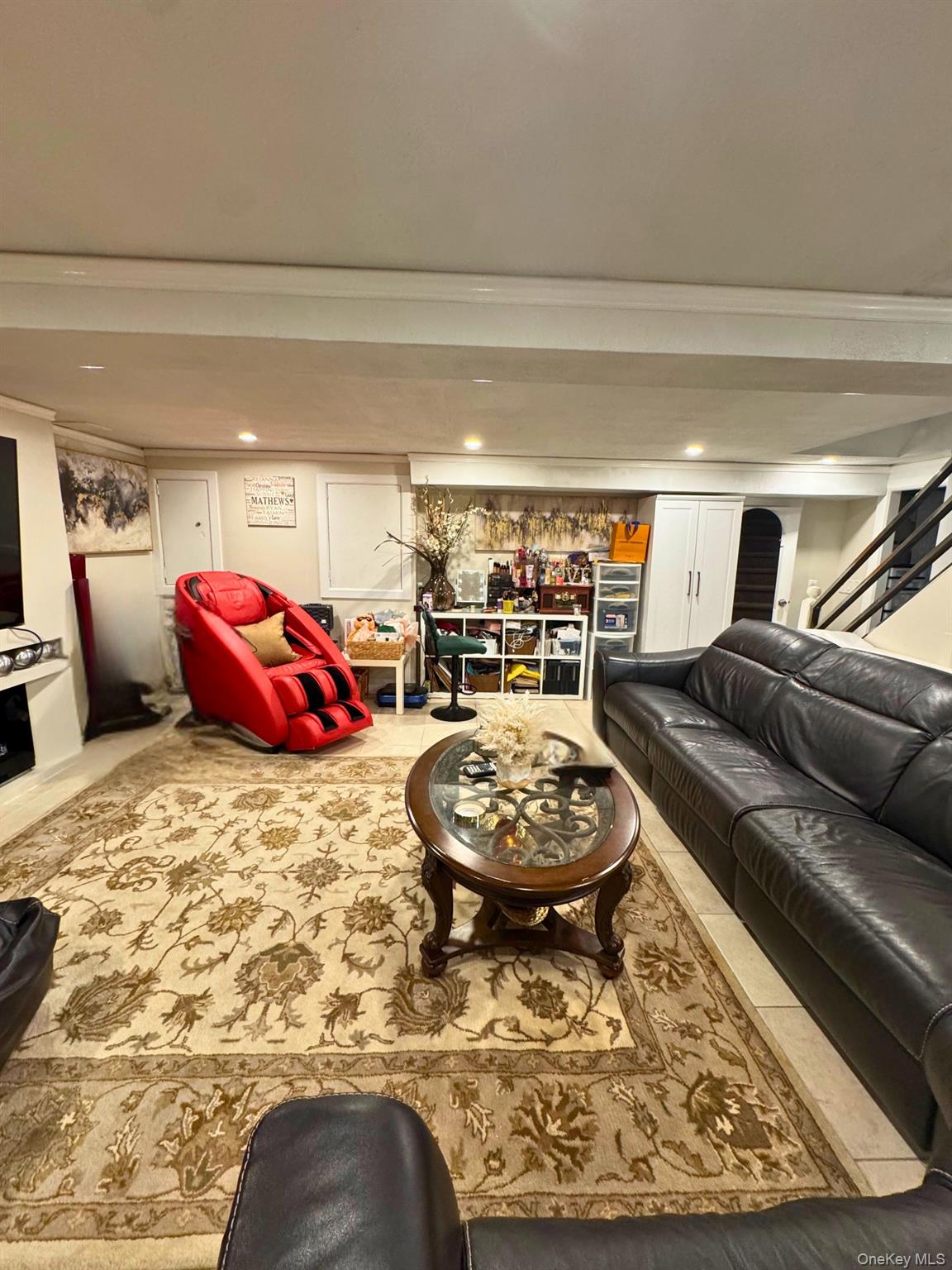 14 Plymouth Street, New Hyde Park, NY 11040