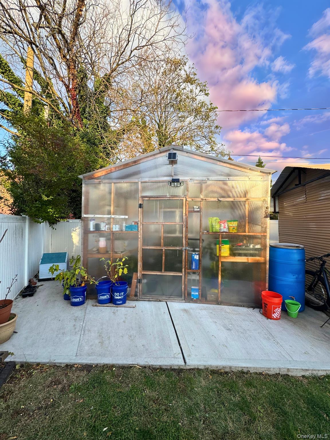 14 Plymouth Street, New Hyde Park, NY 11040