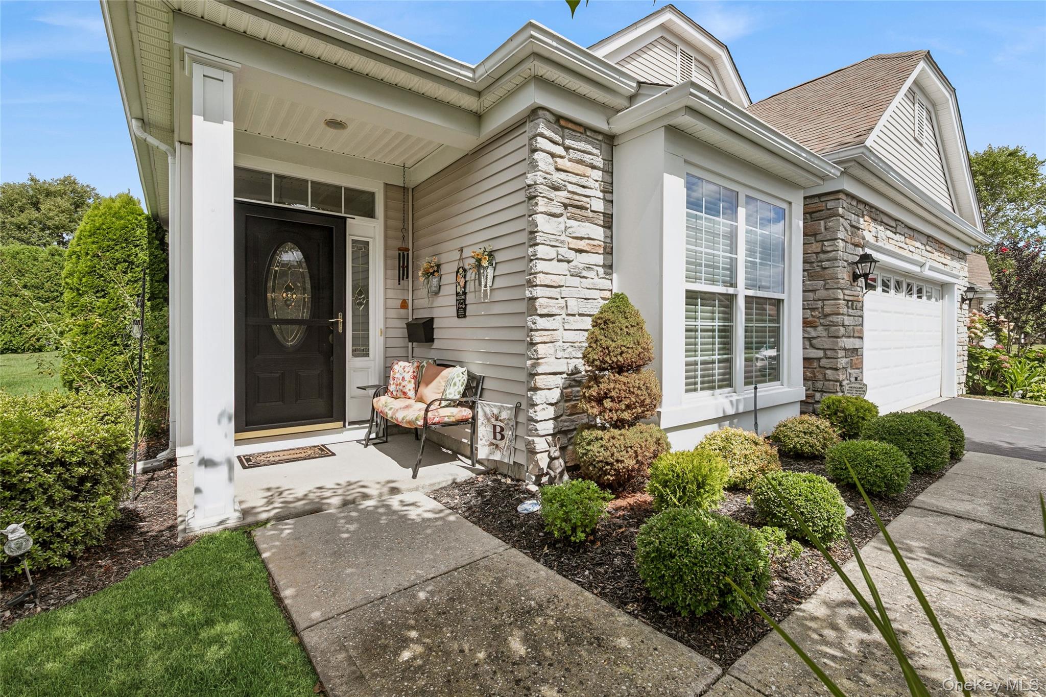 25 Louden Loop, Mount Sinai, NY 11766