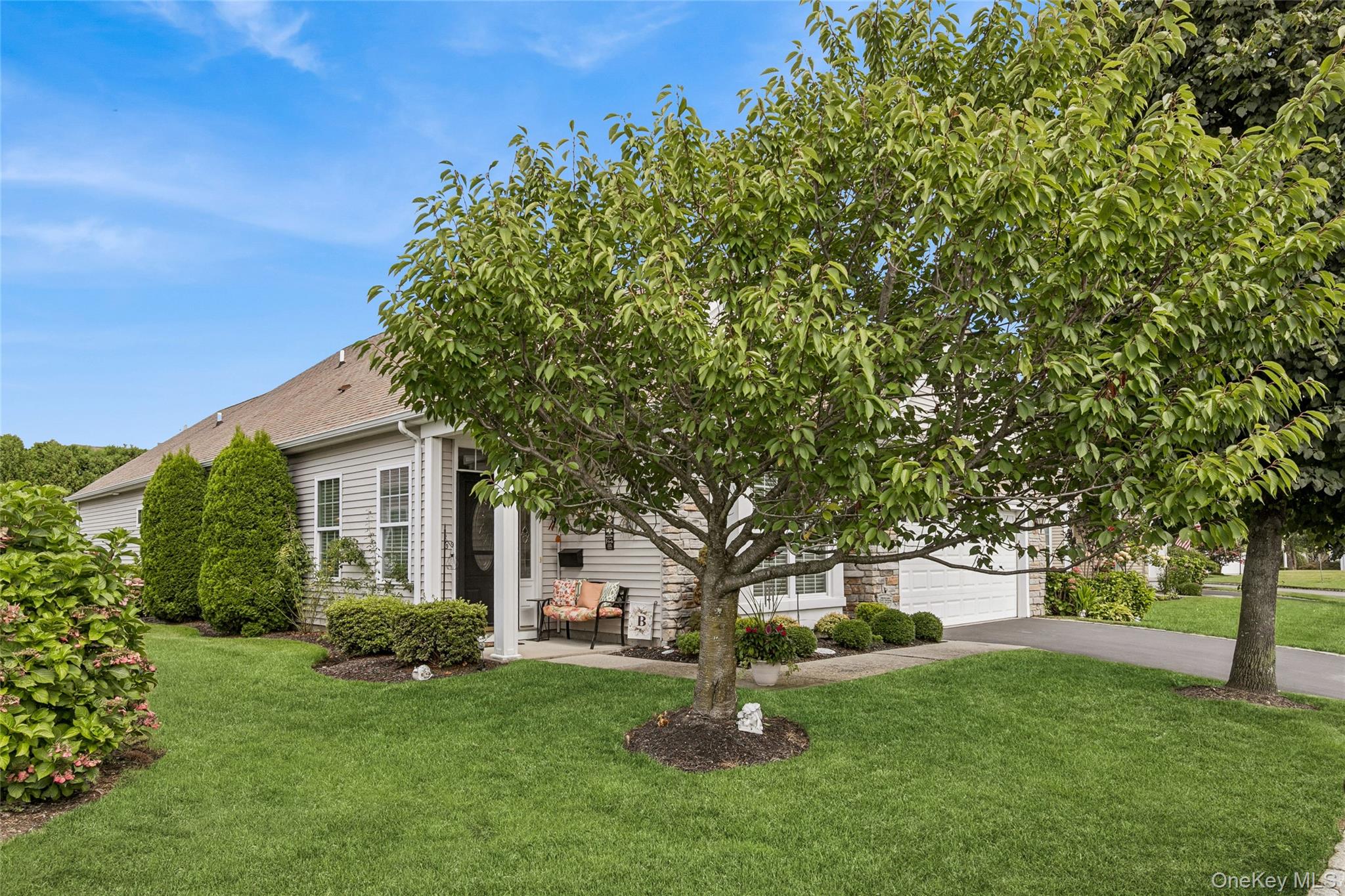 25 Louden Loop, Mount Sinai, NY 11766