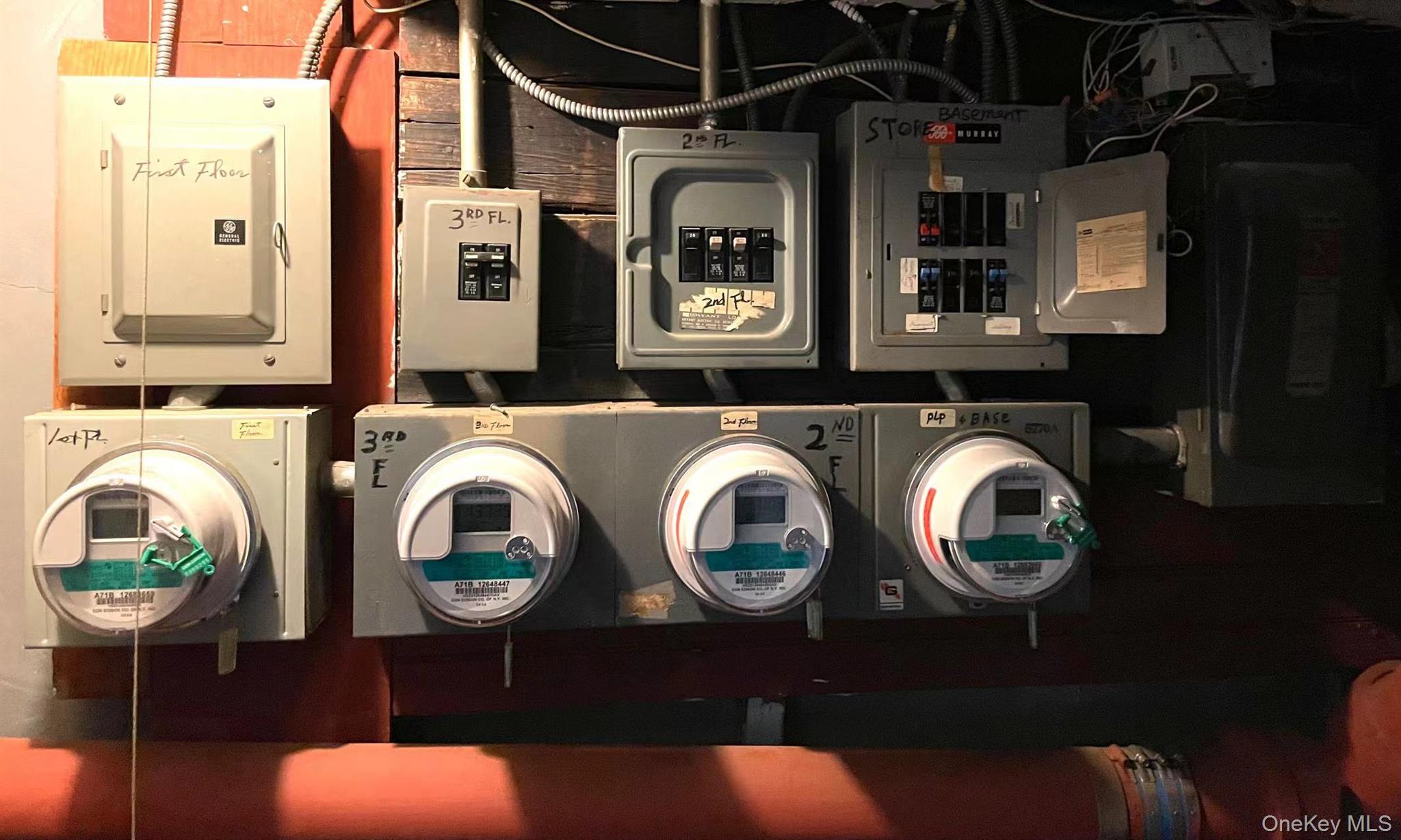 37-43 58th St, Woodside, NY 11377