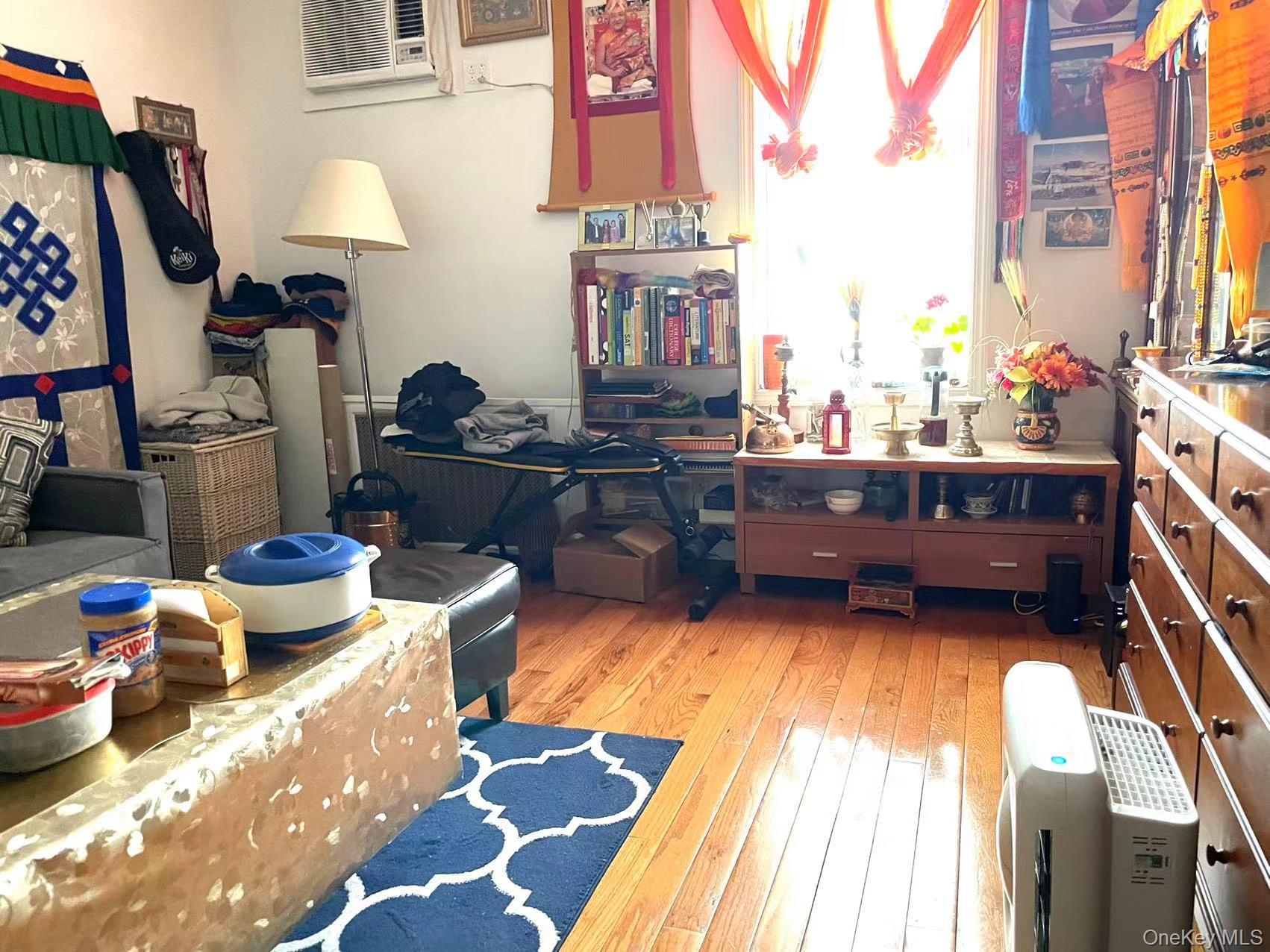 37-43 58th St, Woodside, NY 11377