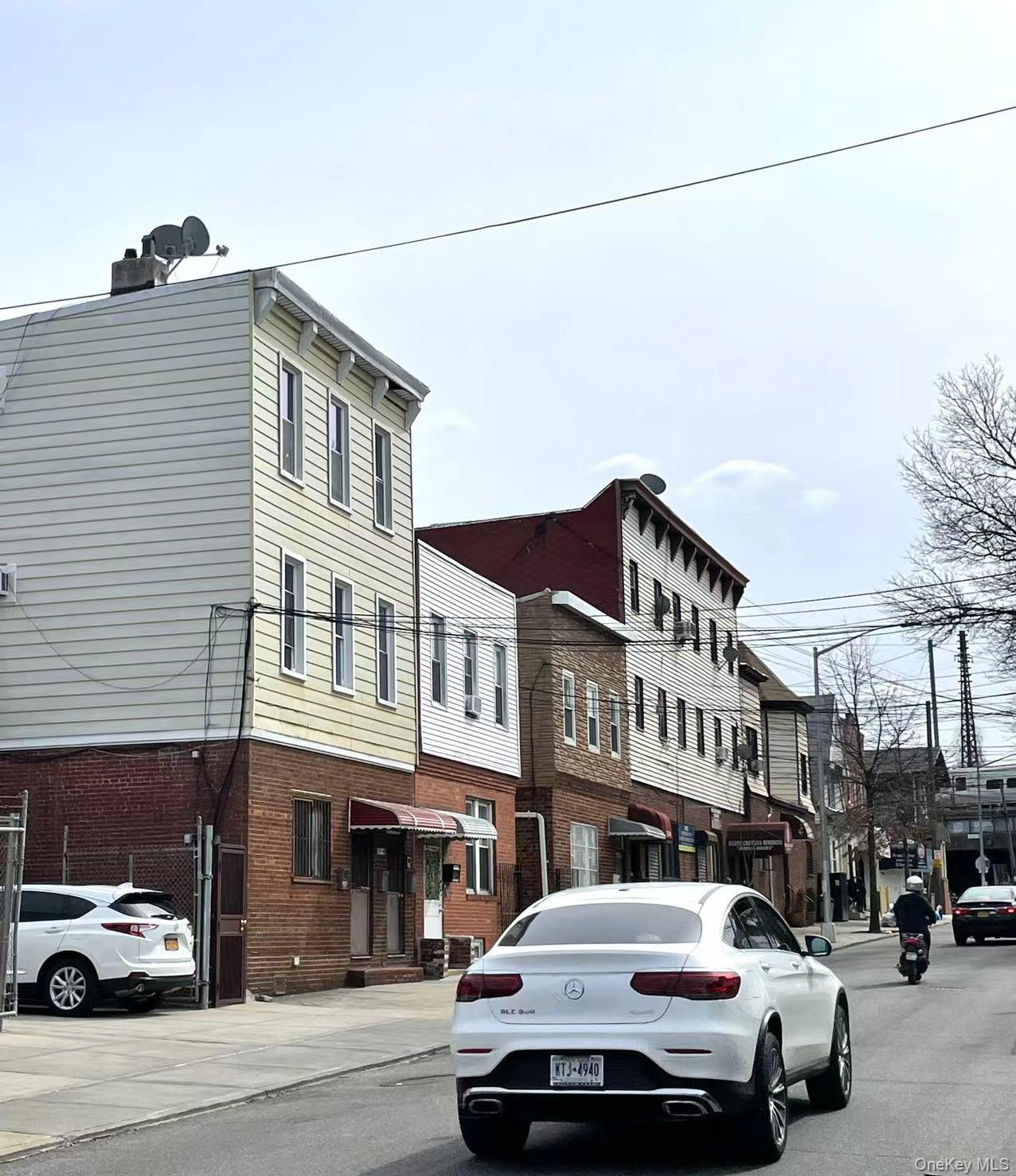 37-43 58th St, Woodside, NY 11377