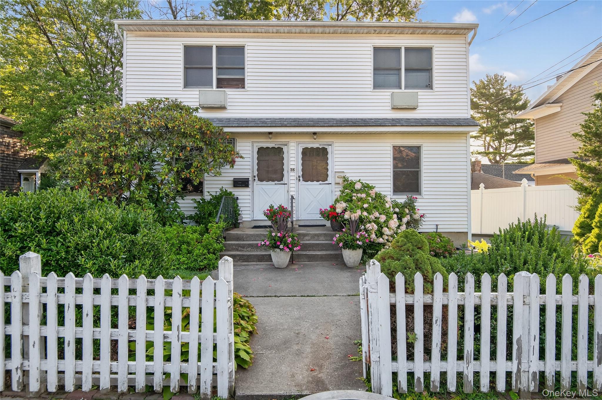 36 Oldwood Road, Port Washington, NY 11050
