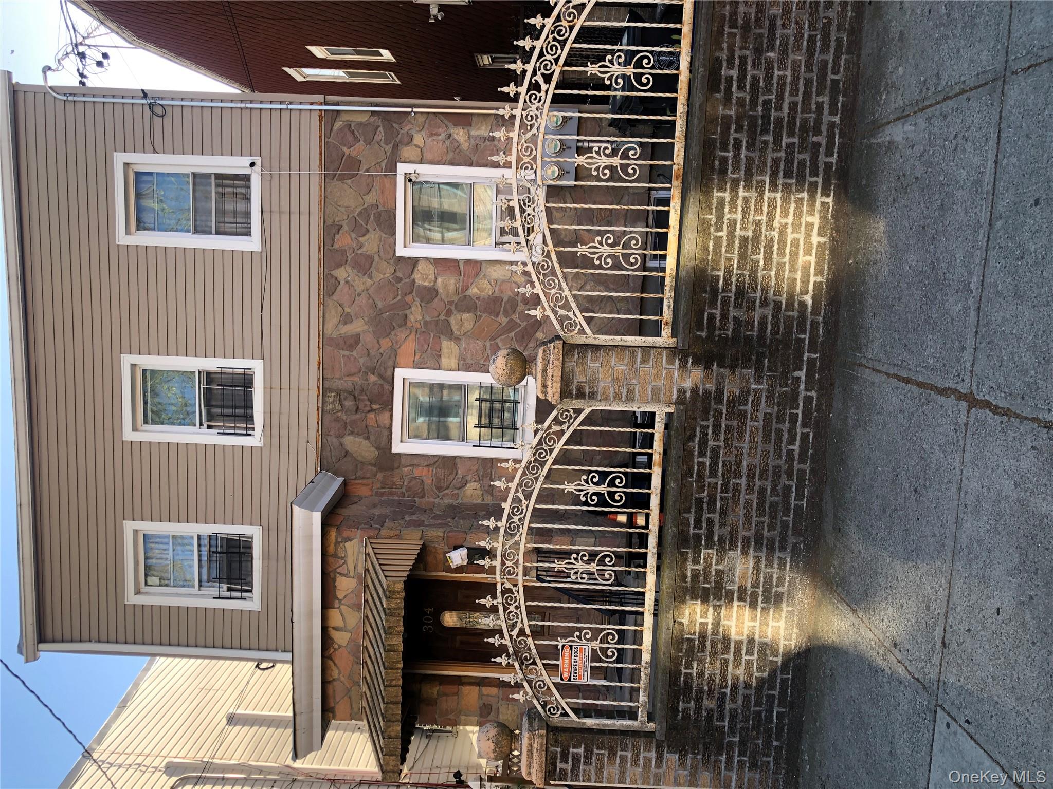304 Grant Ave, Brooklyn, NY 11208