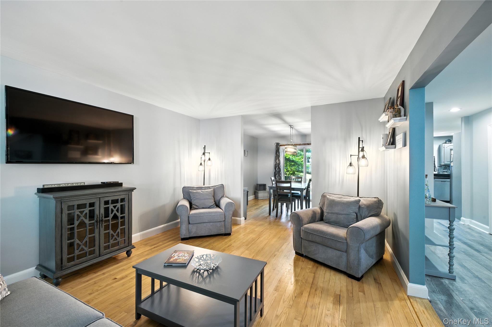 11 Nottingham Way, Mahopac, NY 10541