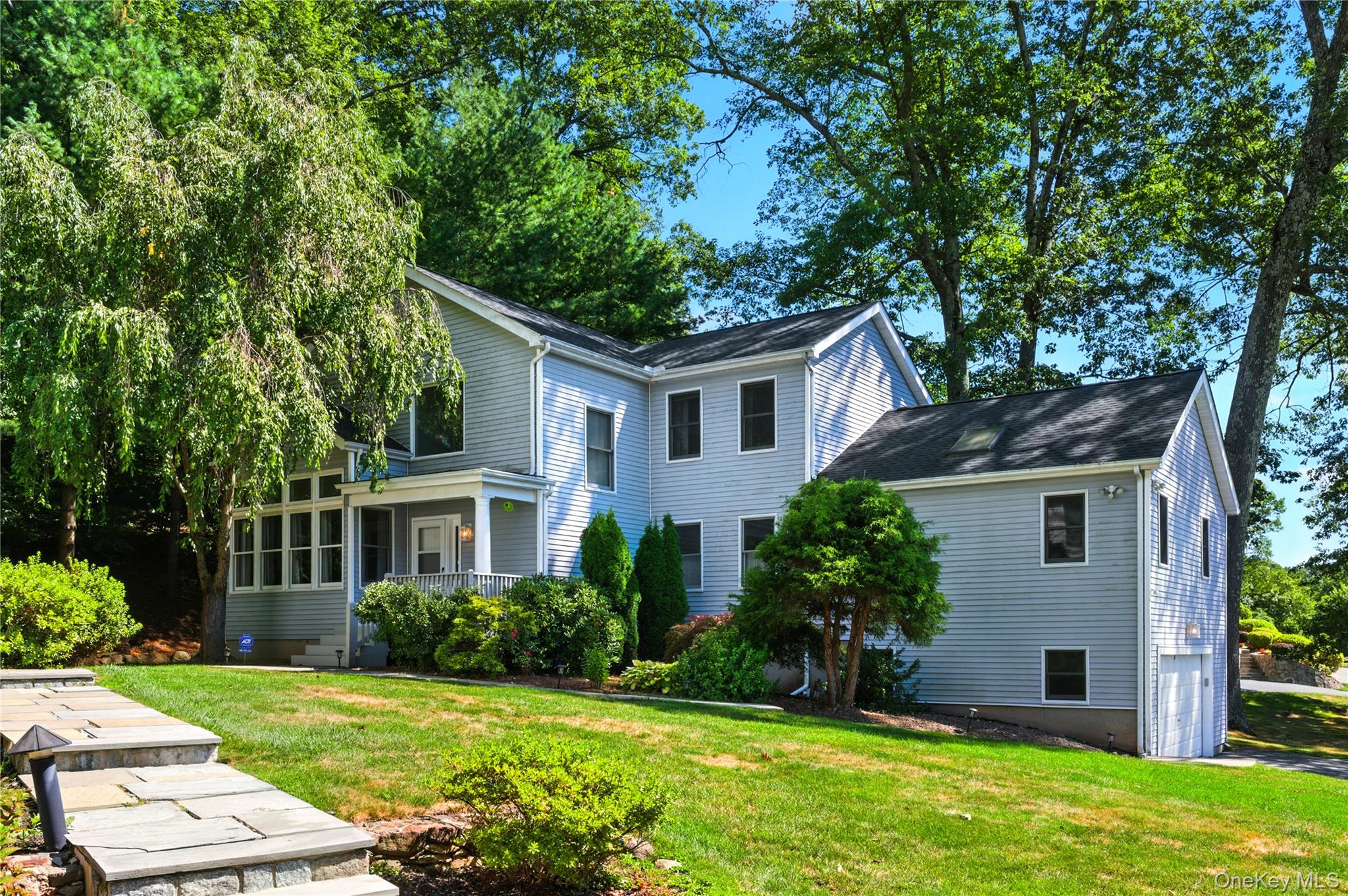 11 Nottingham Way, Mahopac, NY 10541