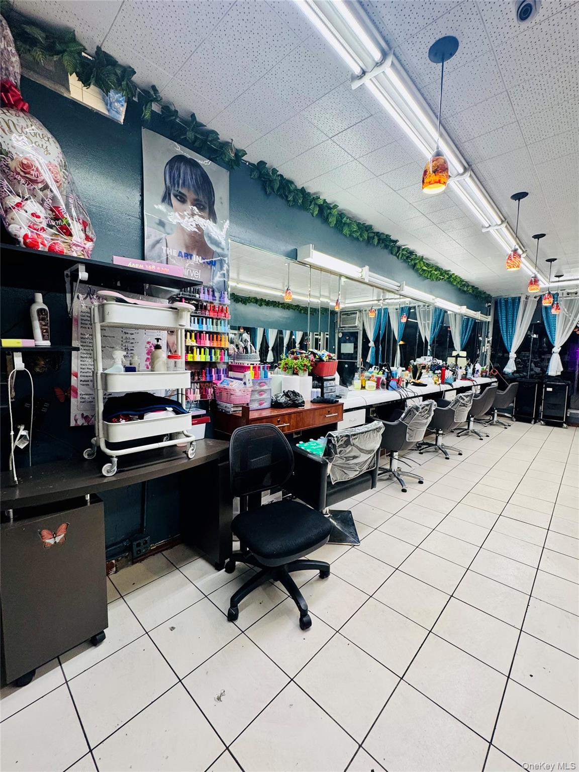 10 W Columbia, Hempstead, NY 11550