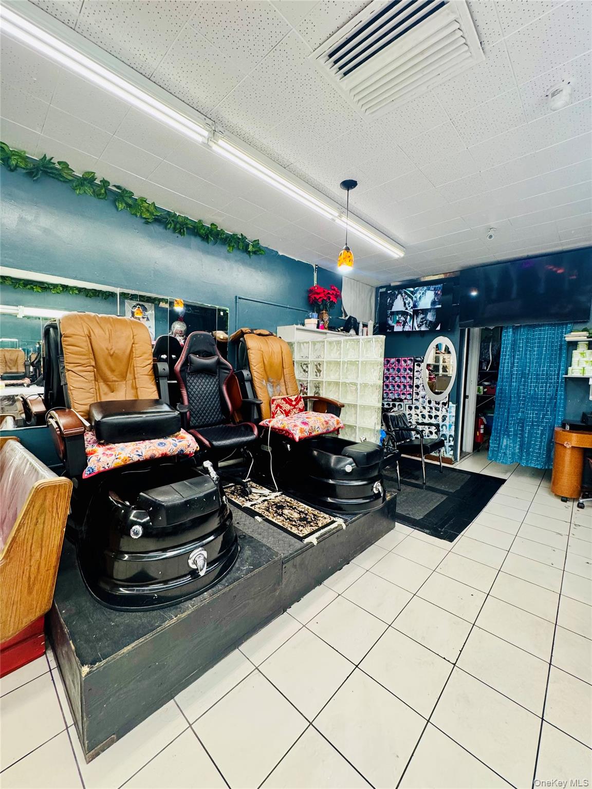 10 W Columbia, Hempstead, NY 11550