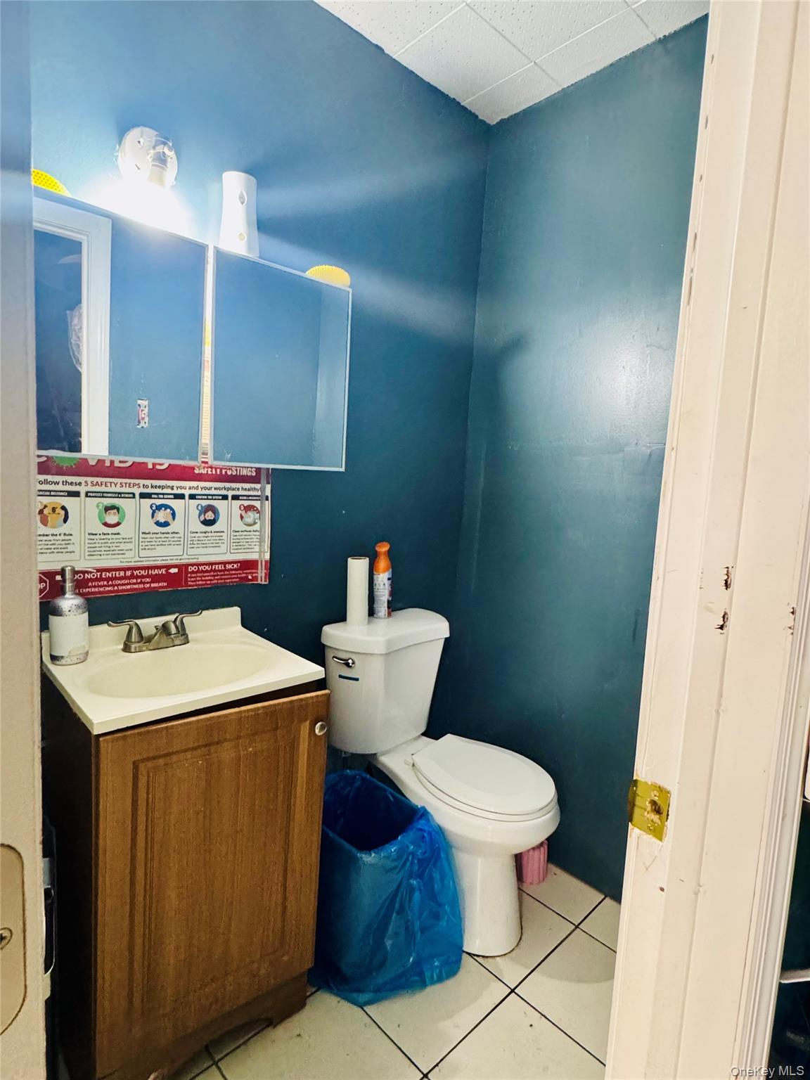 10 W Columbia, Hempstead, NY 11550