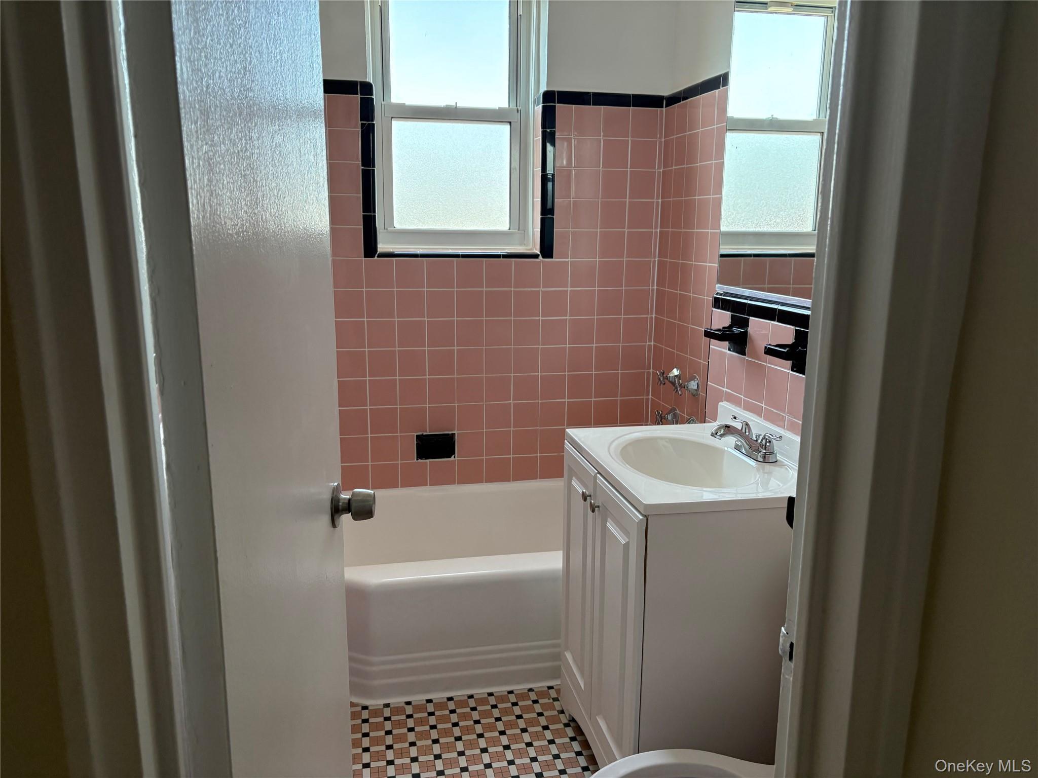 22 Mulford Place # 6C, Hempstead, NY 11550