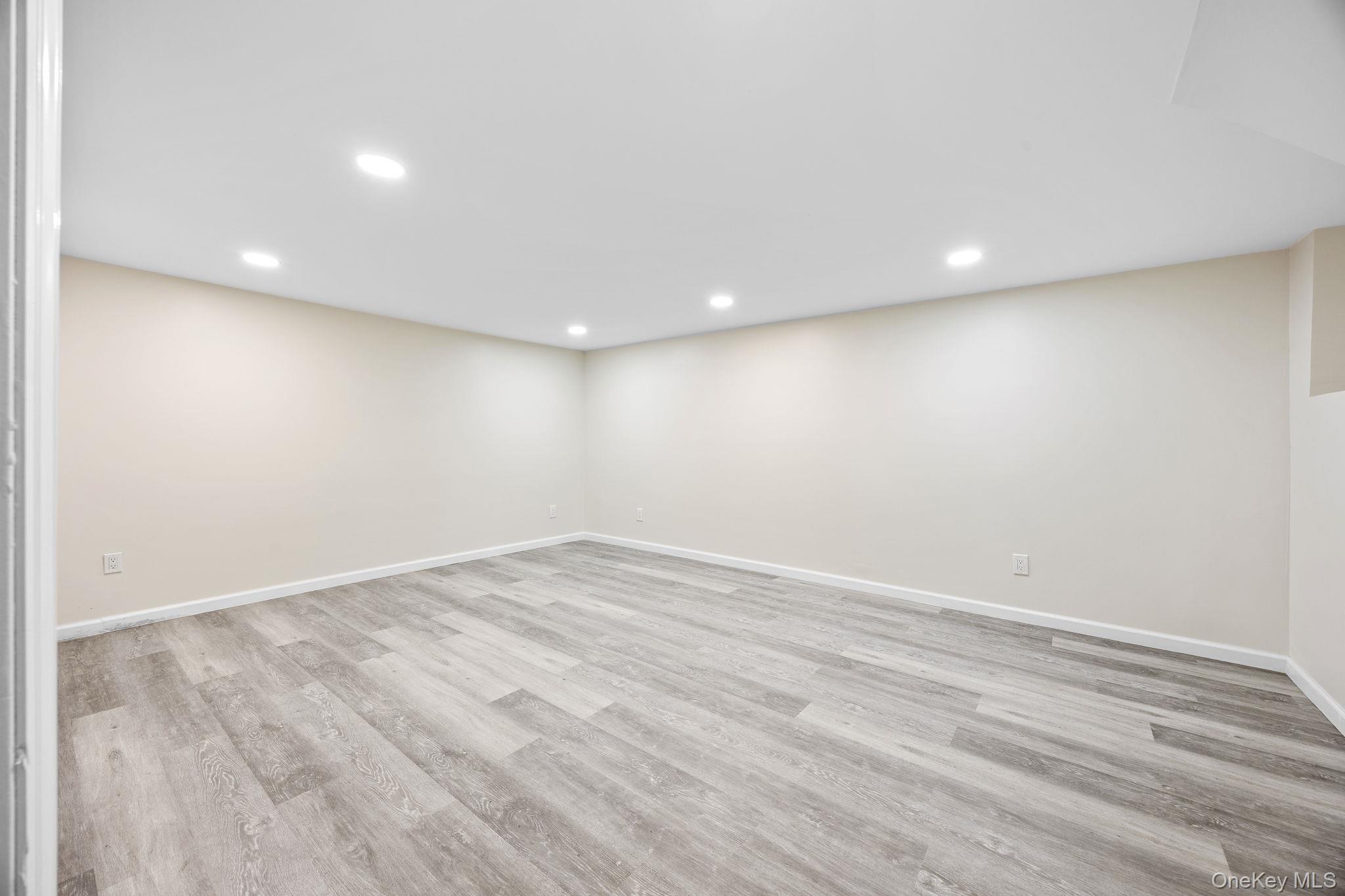 20 E 8th Street, Deer Park, NY 11729