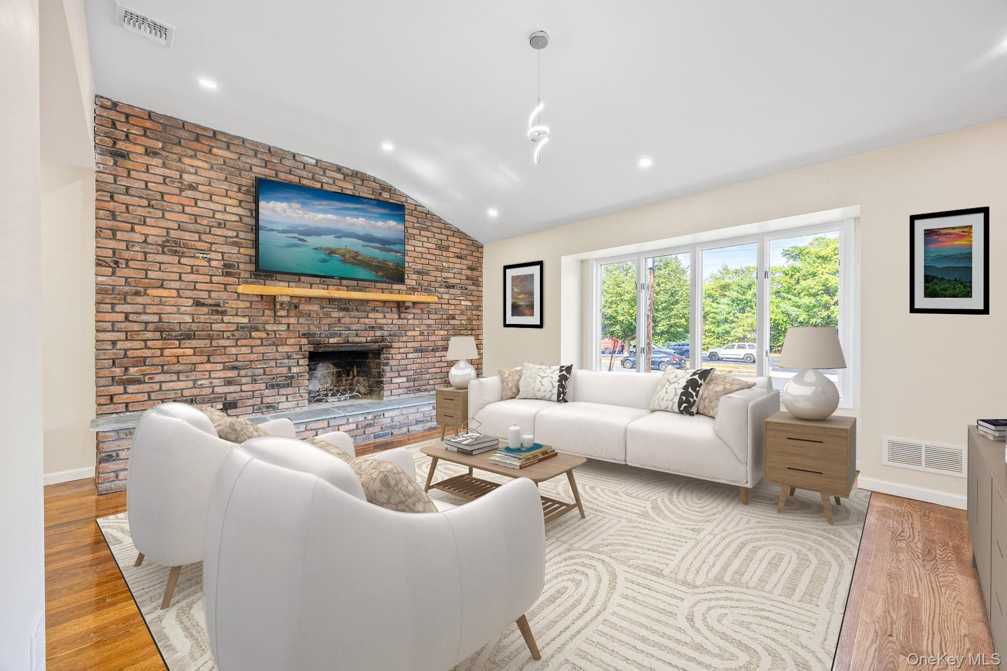 20 E 8th Street, Deer Park, NY 11729