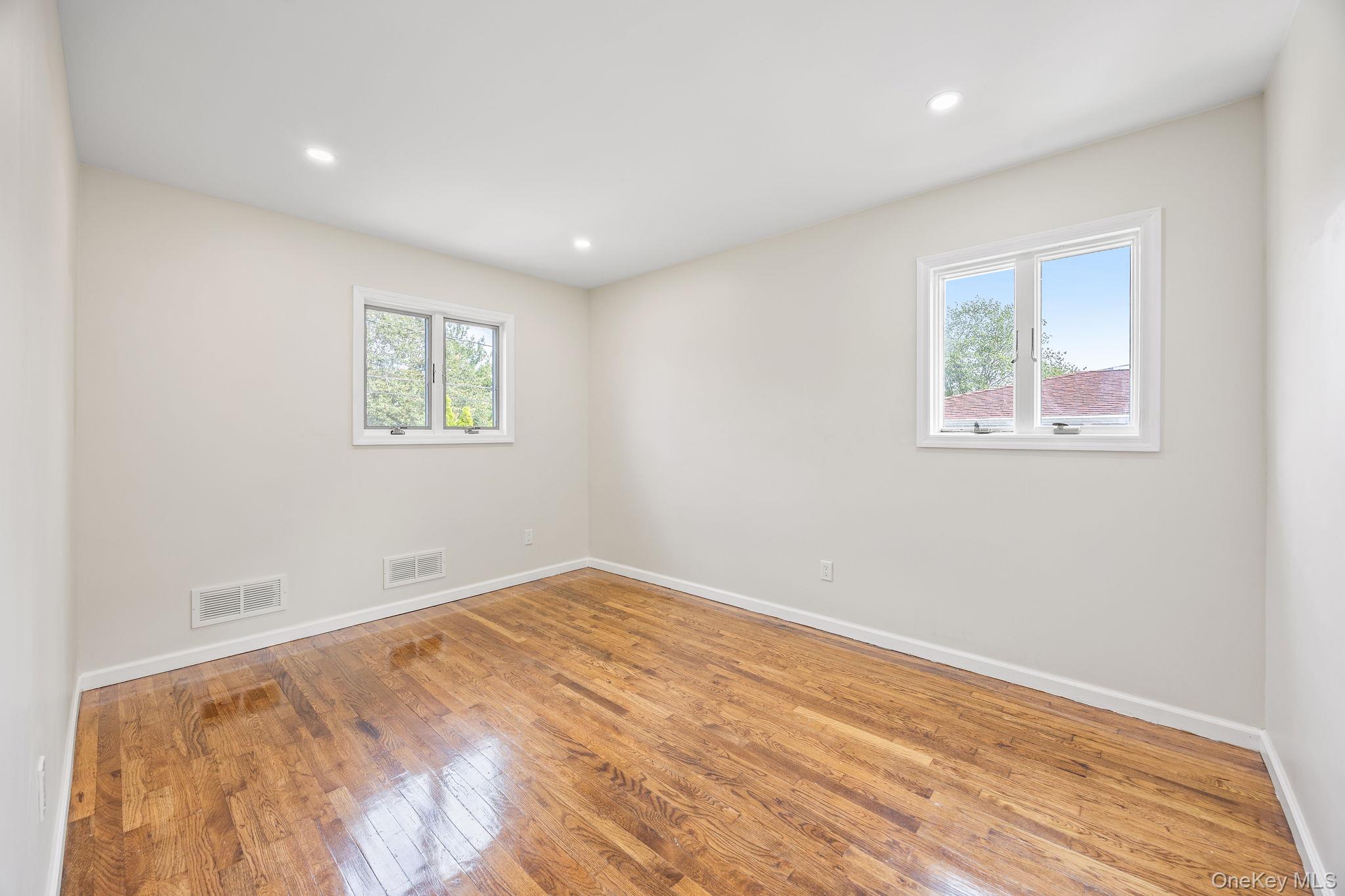 20 E 8th Street, Deer Park, NY 11729