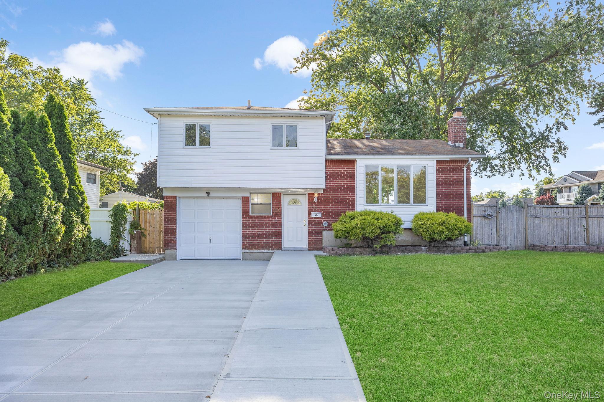 20 E 8th Street, Deer Park, NY 11729