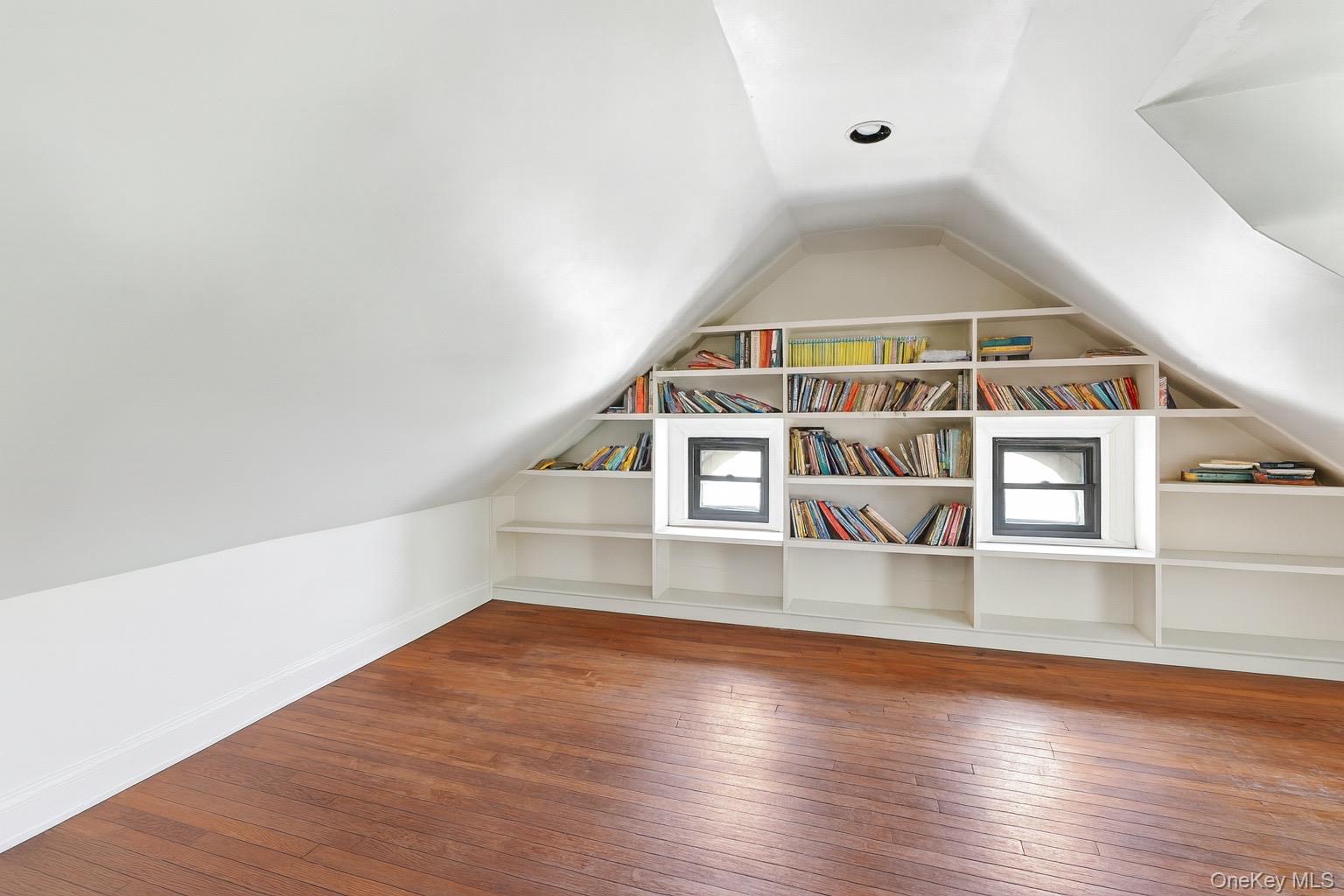 19404 110th Road, Saint Albans, NY 11412