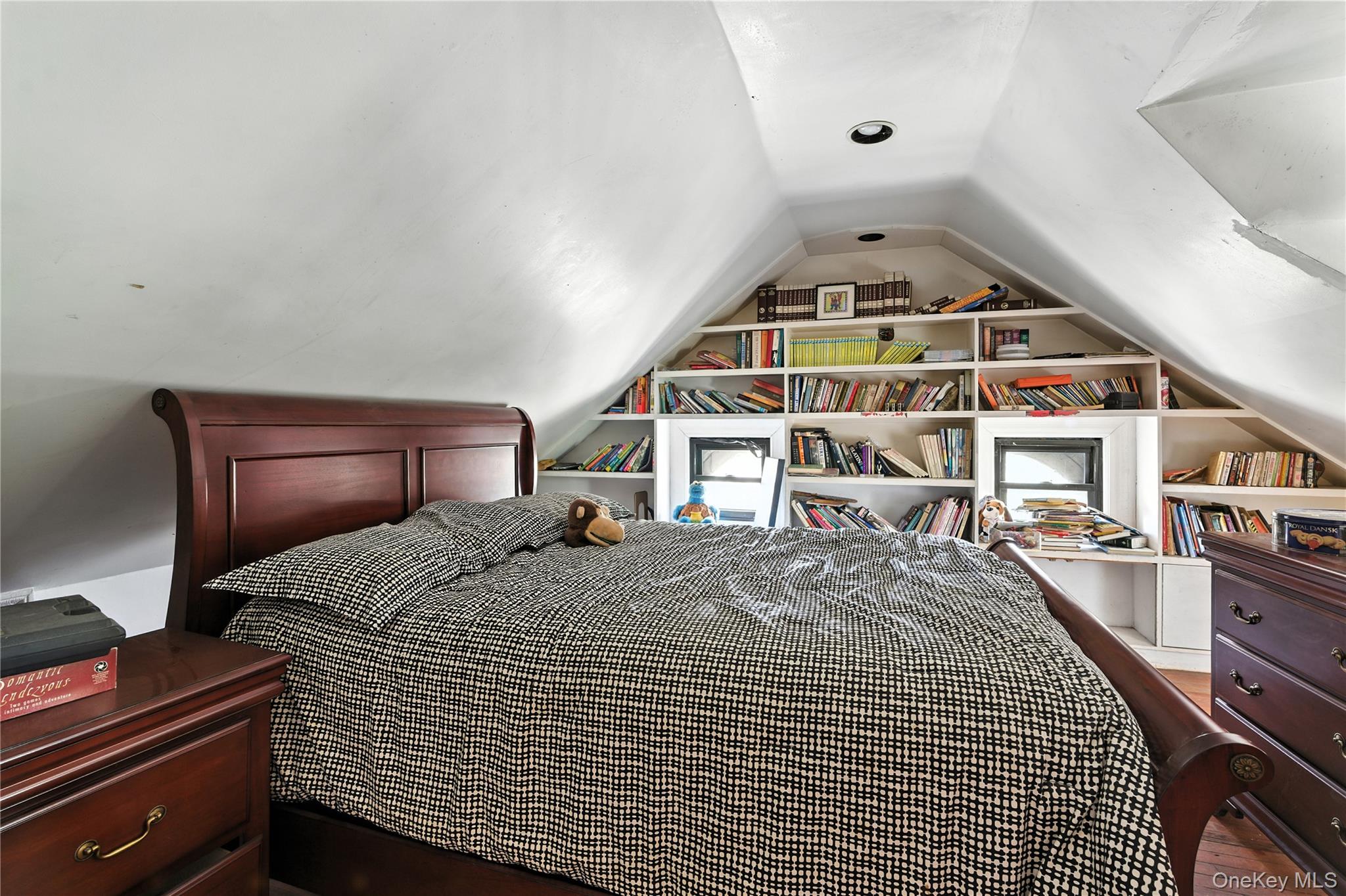 19404 110th Road, Saint Albans, NY 11412