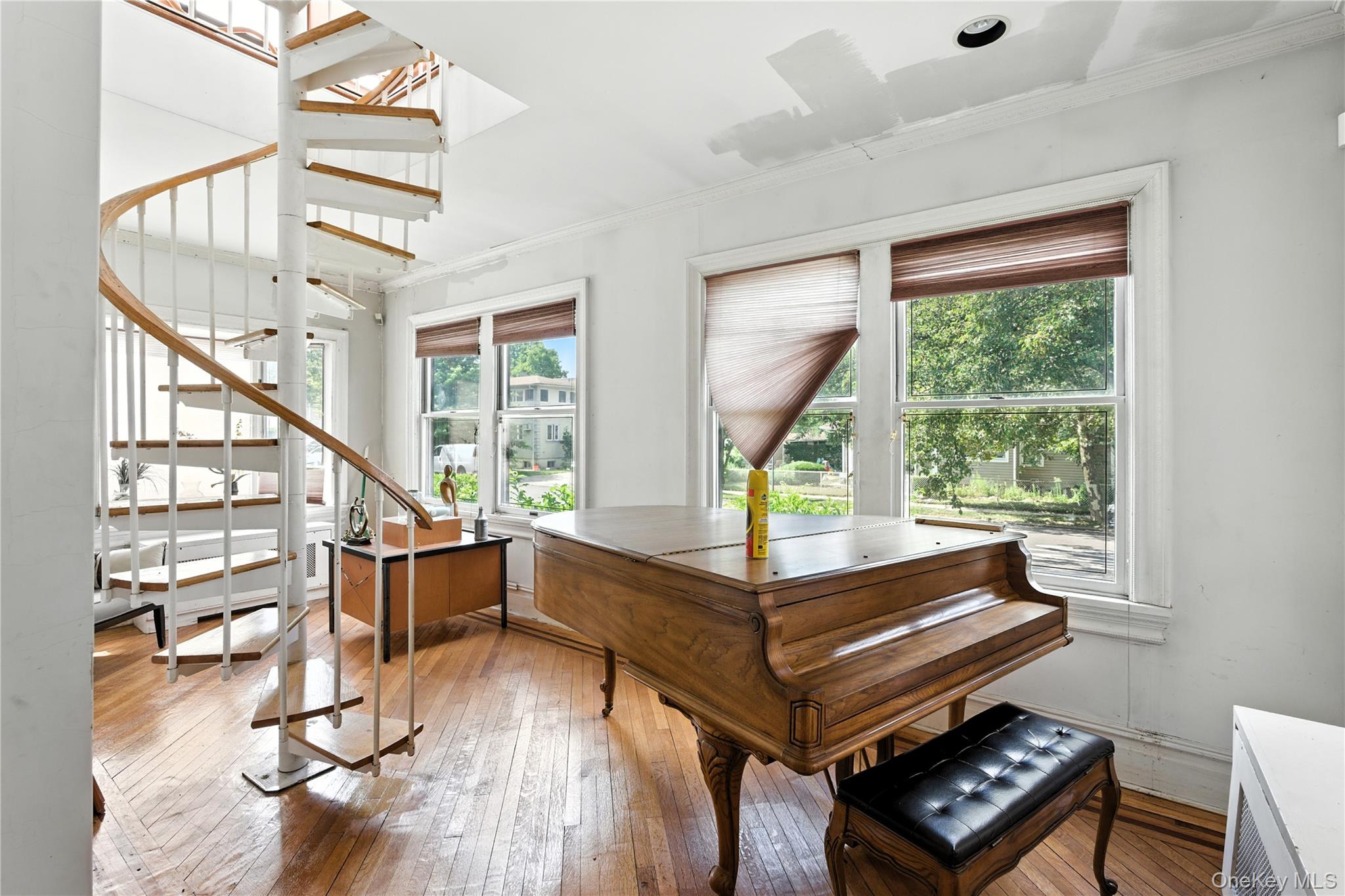 19404 110th Road, Saint Albans, NY 11412