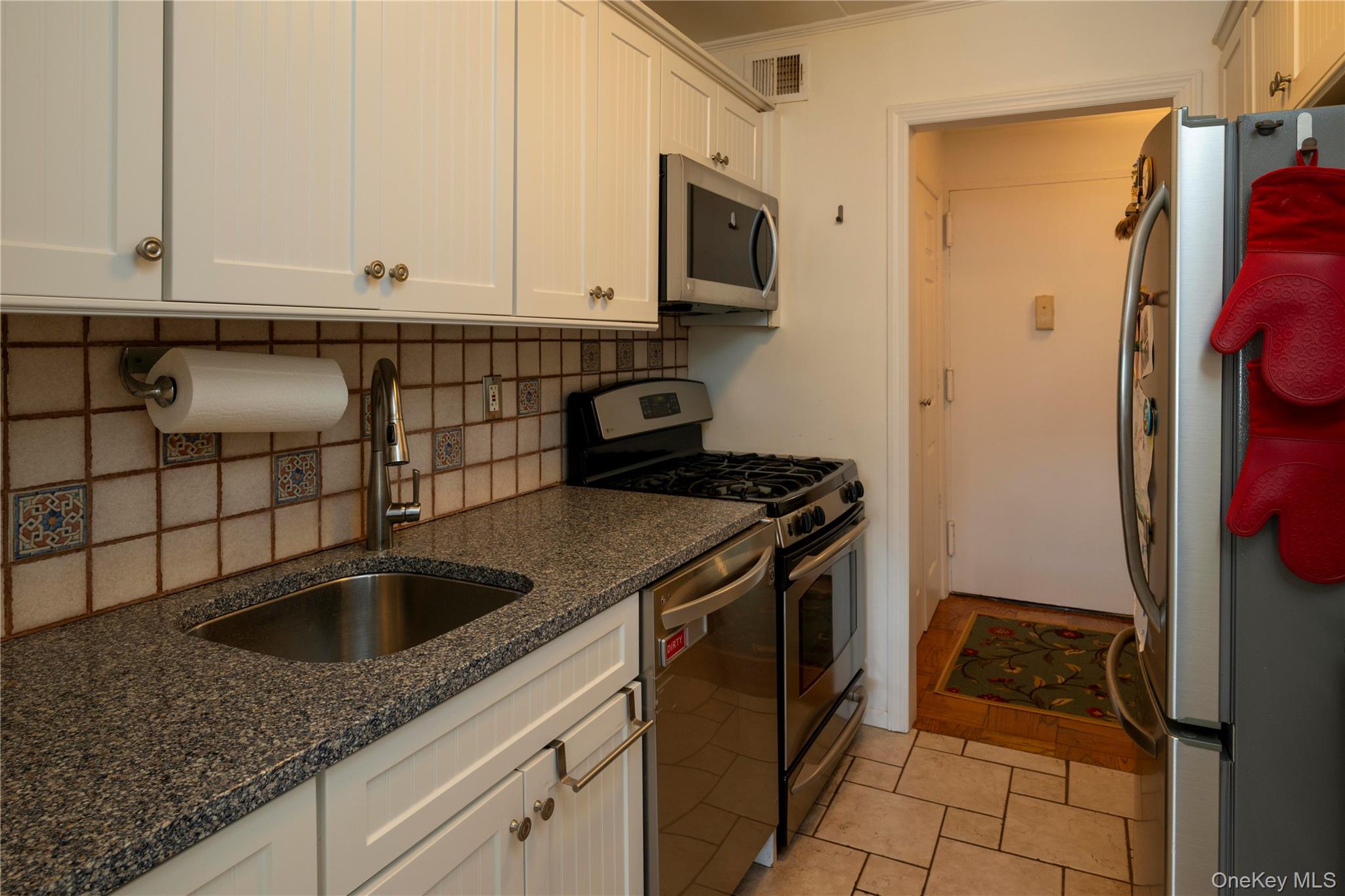 200 Diplomat Drive # 8B, Mount Kisco, NY 10549