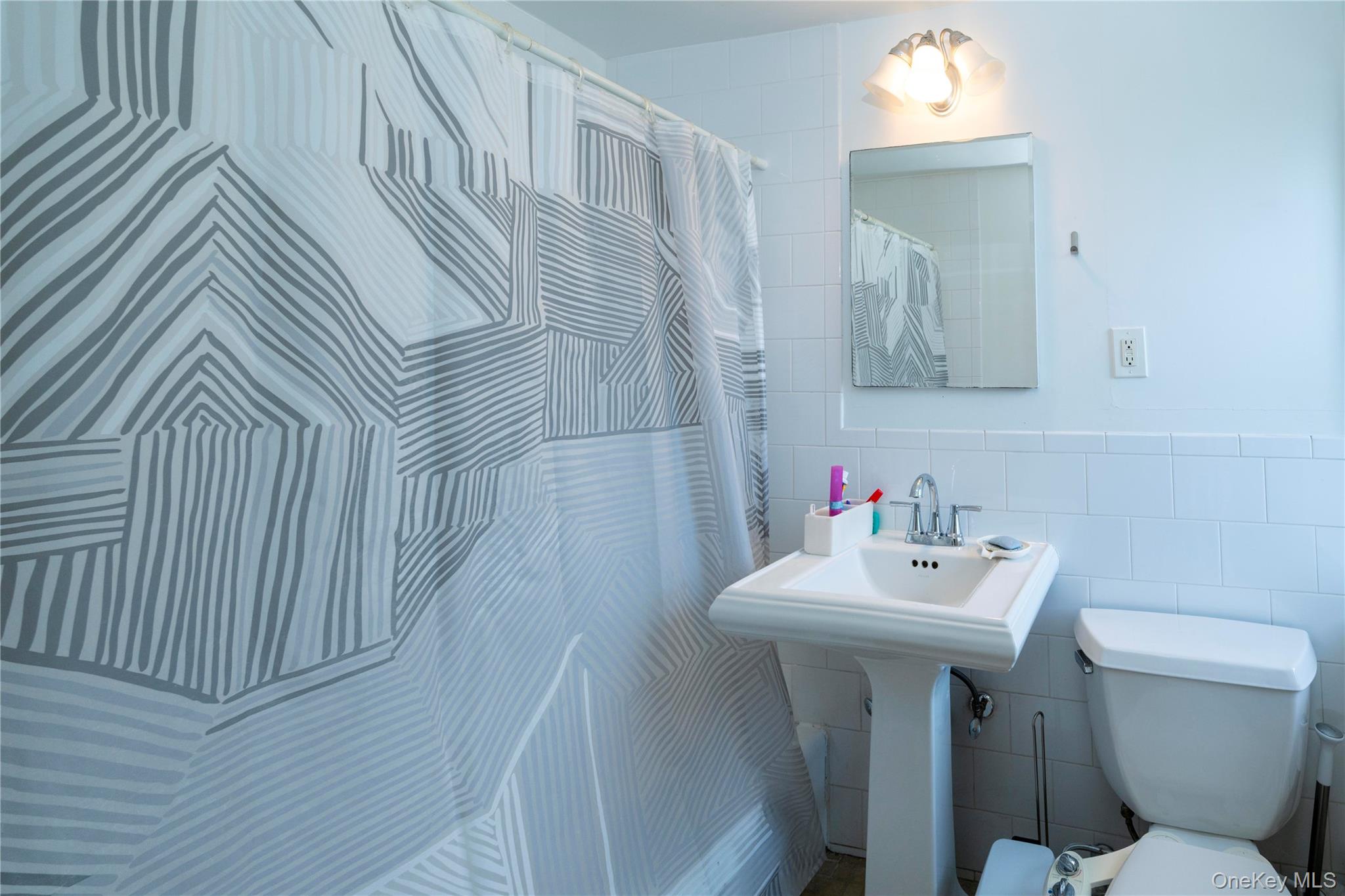 200 Diplomat Drive # 8B, Mount Kisco, NY 10549