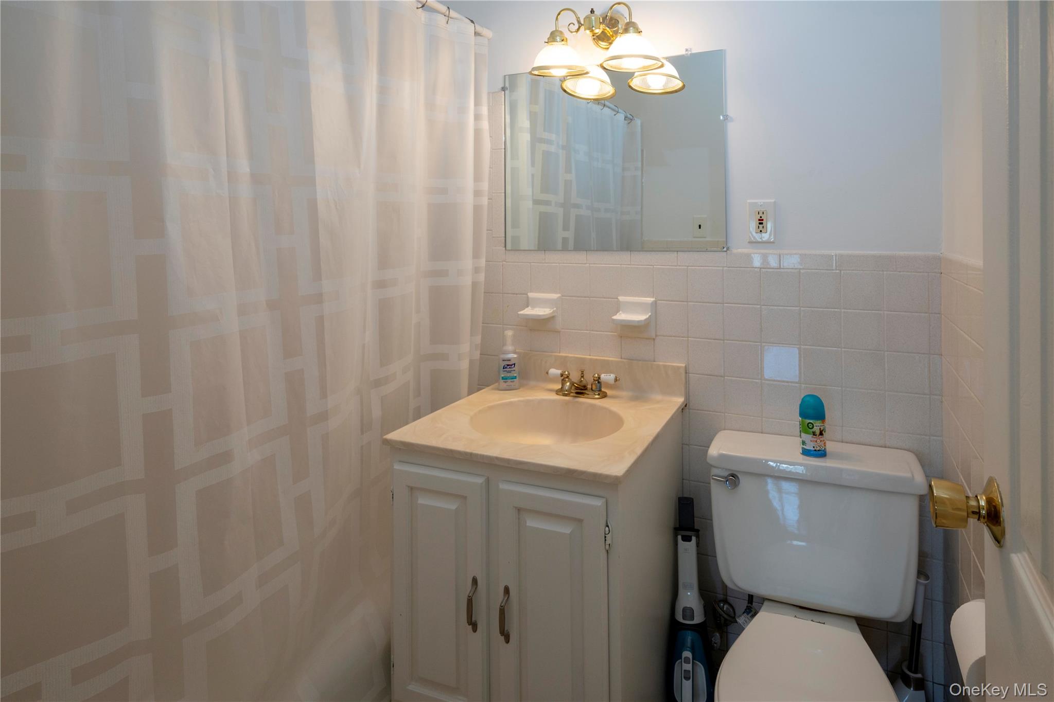 200 Diplomat Drive # 8B, Mount Kisco, NY 10549