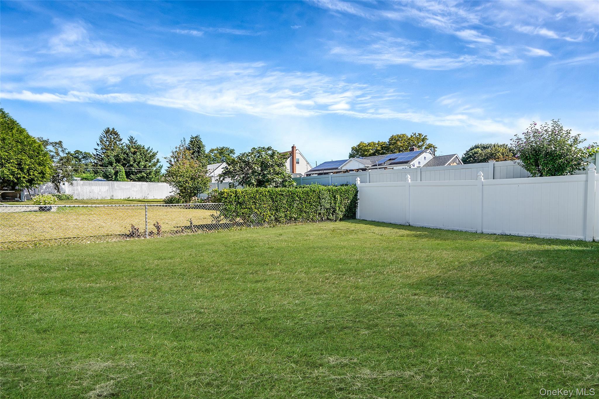 546 S Walnut Street, Lindenhurst, NY 11757