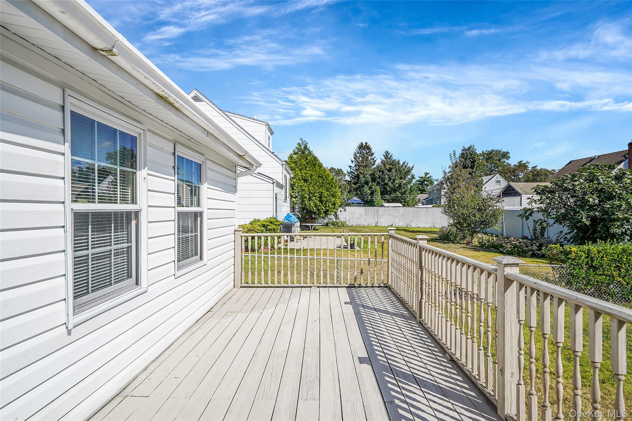 546 S Walnut Street, Lindenhurst, NY 11757