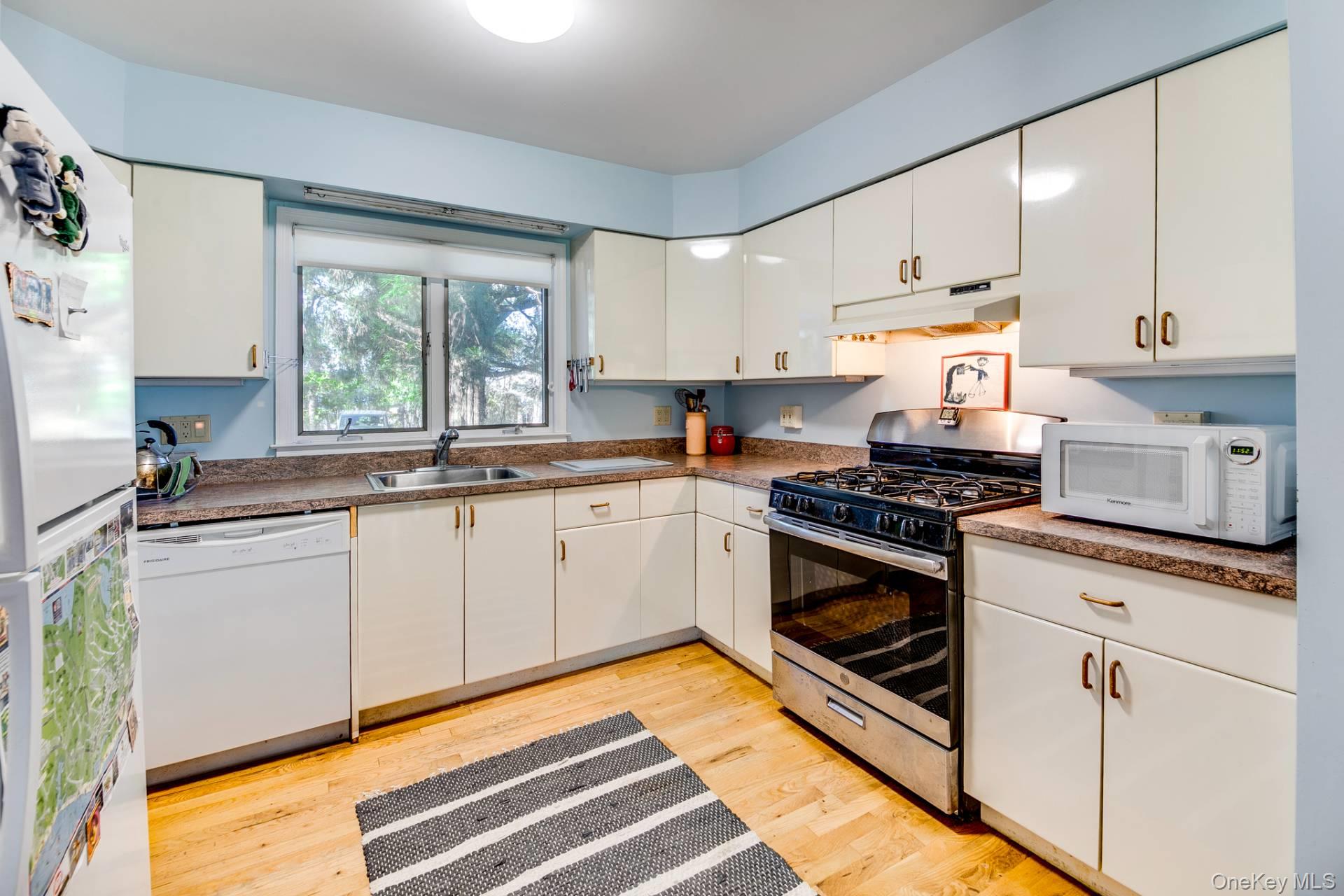 6 Toilsome Lane, East Hampton, NY 11937