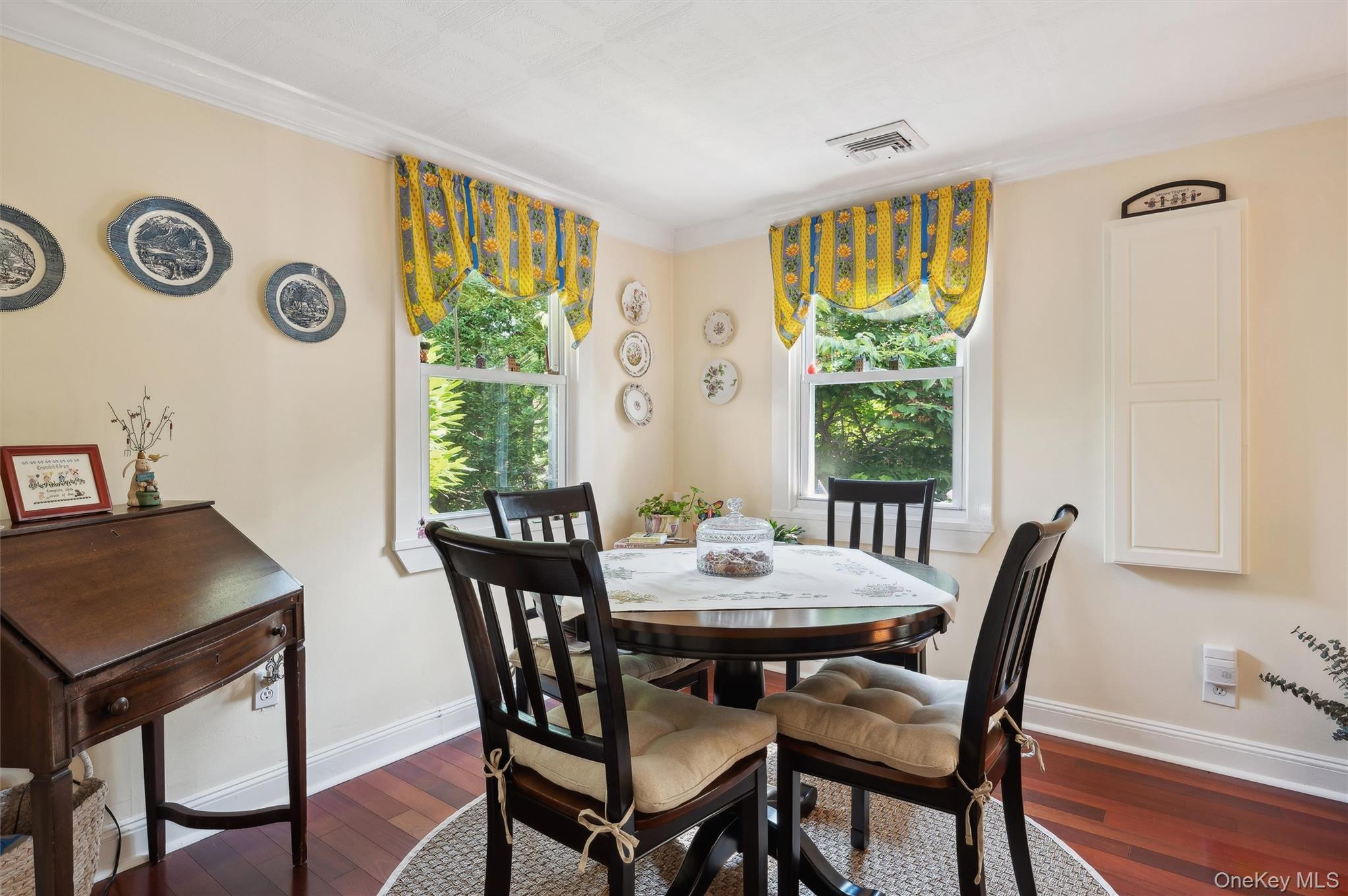 409 Old Canoe Place Road, Southampton, NY 11968