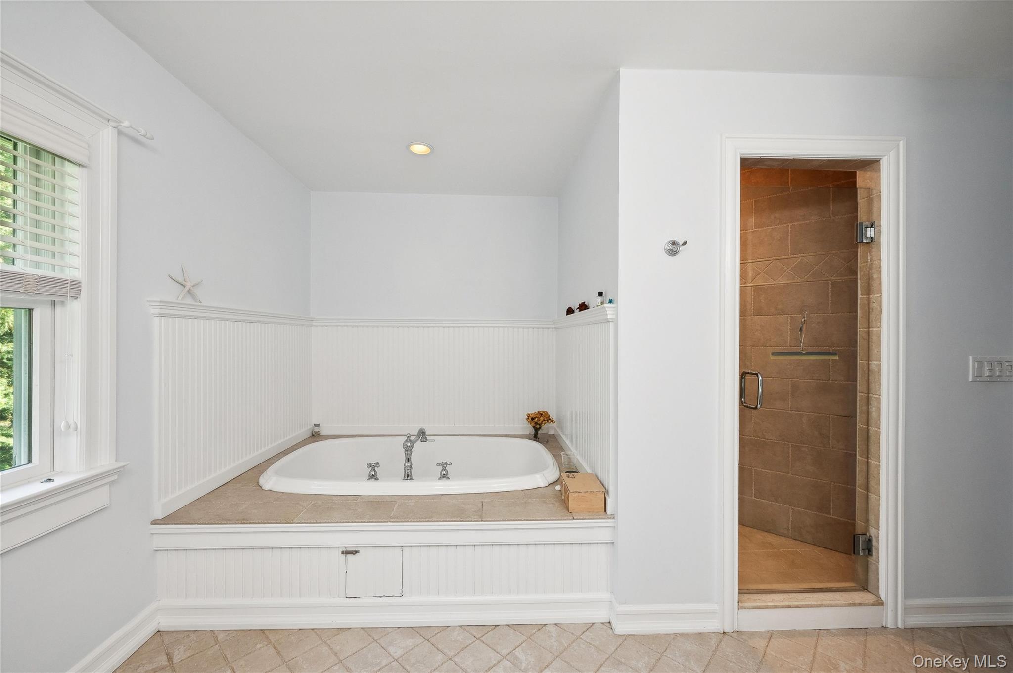 409 Old Canoe Place Road, Southampton, NY 11968